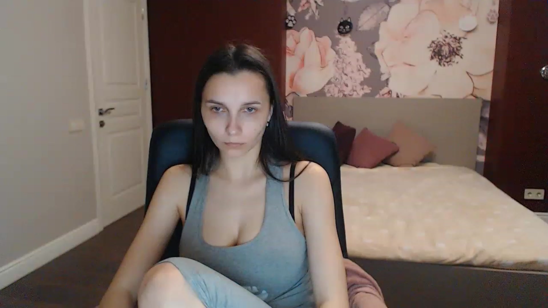 Gallery image thumbnail from Karina_Mils's myfreecams stream on, 04/27/2023, 08:01 image 9 of 20