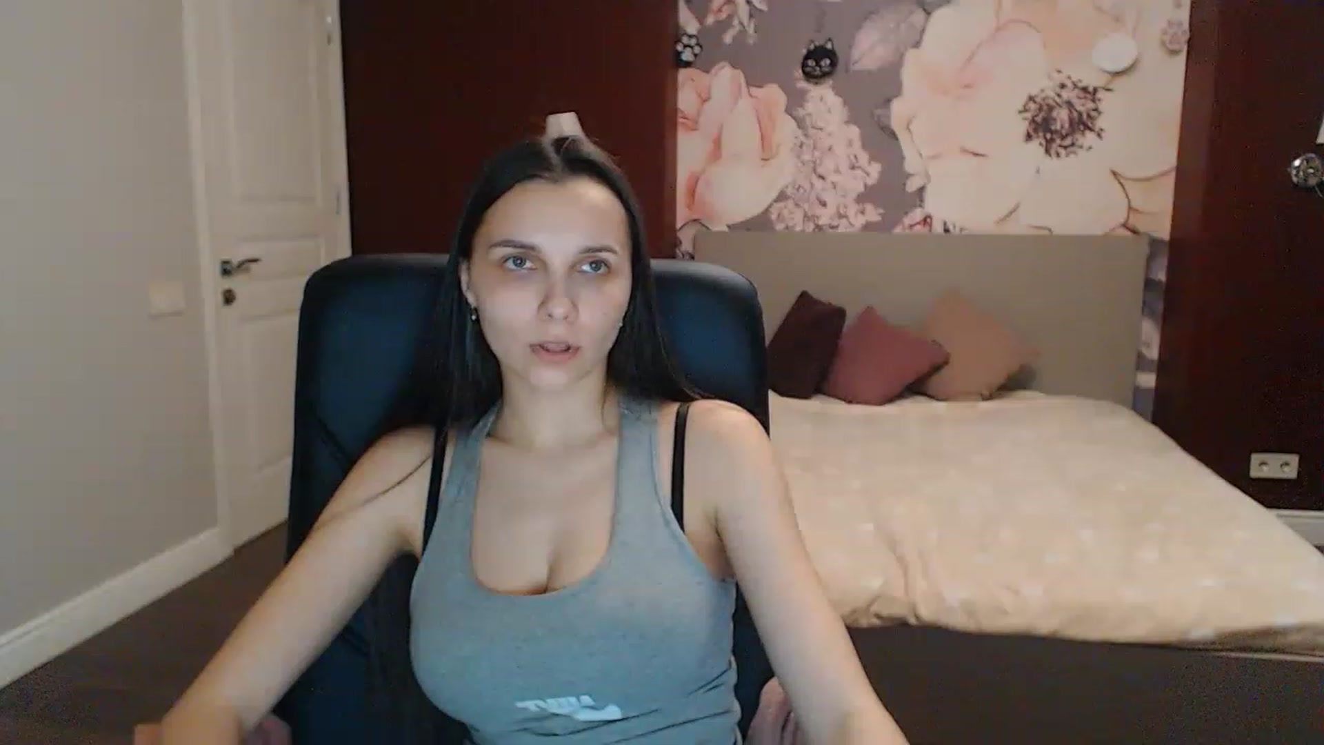 Gallery image thumbnail from Karina_Mils's myfreecams stream on, 04/27/2023, 09:49 image 17 of 20