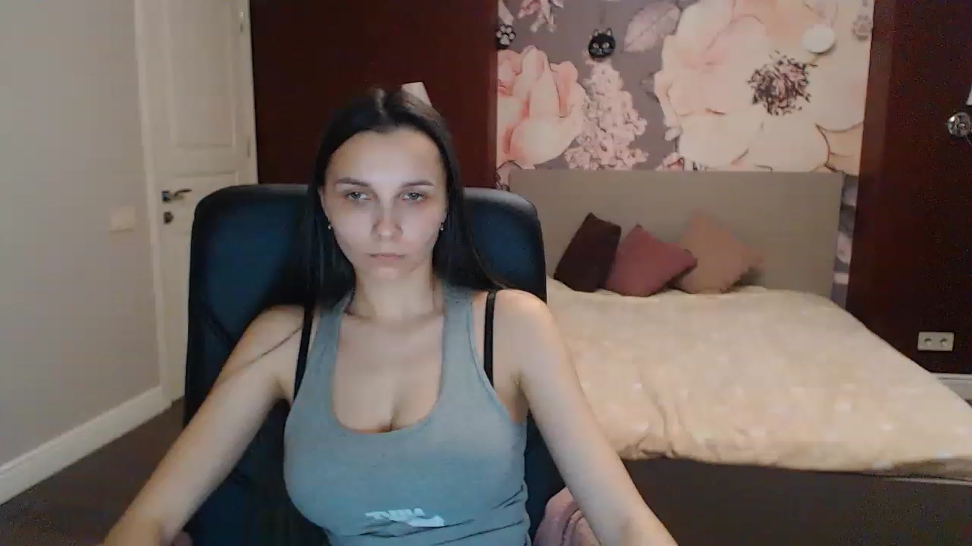 Gallery image thumbnail from Karina_Mils's myfreecams stream on, 04/27/2023, 09:49 image 14 of 20