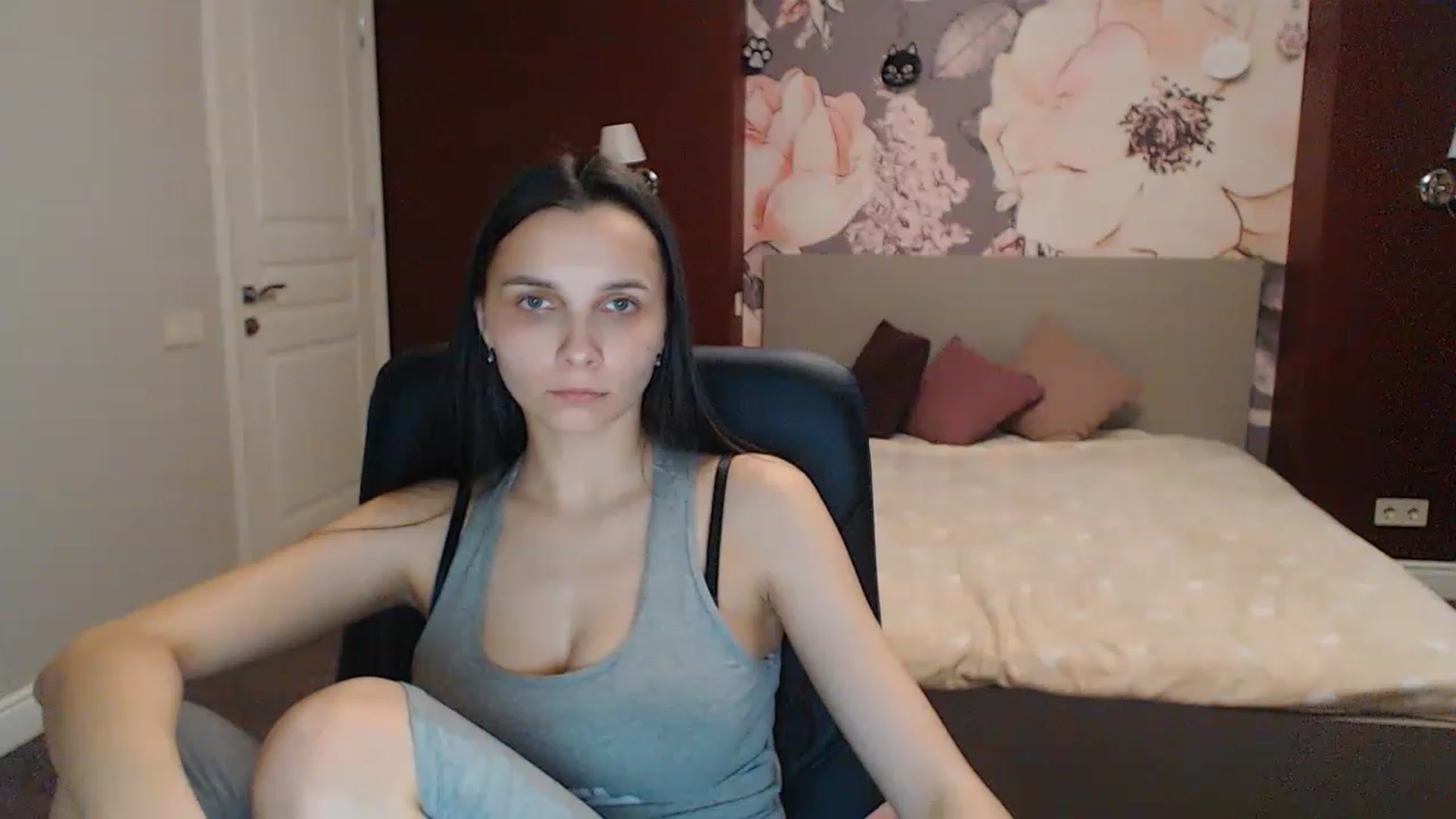 Gallery image thumbnail from Karina_Mils's myfreecams stream on, 04/27/2023, 09:49 image 13 of 20