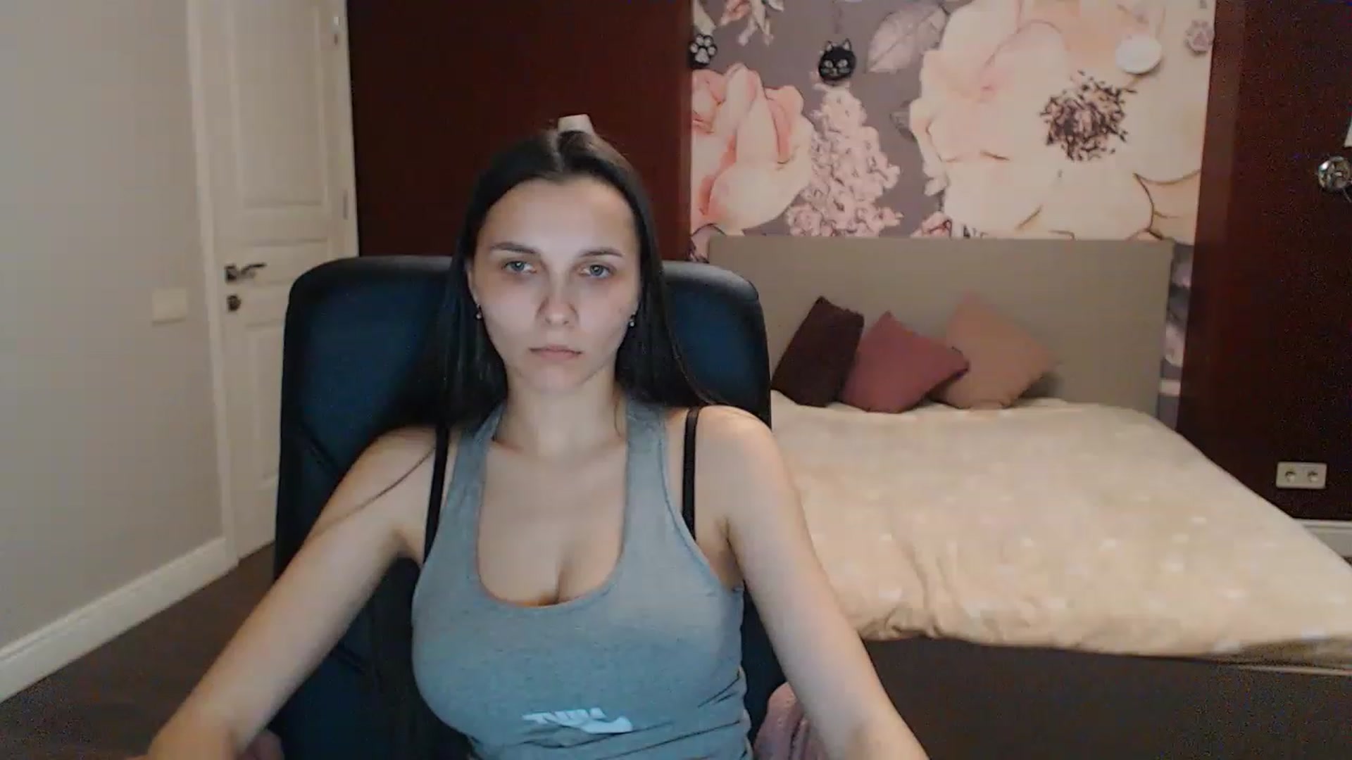 Gallery image thumbnail from Karina_Mils's myfreecams stream on, 04/27/2023, 09:49 image 15 of 20