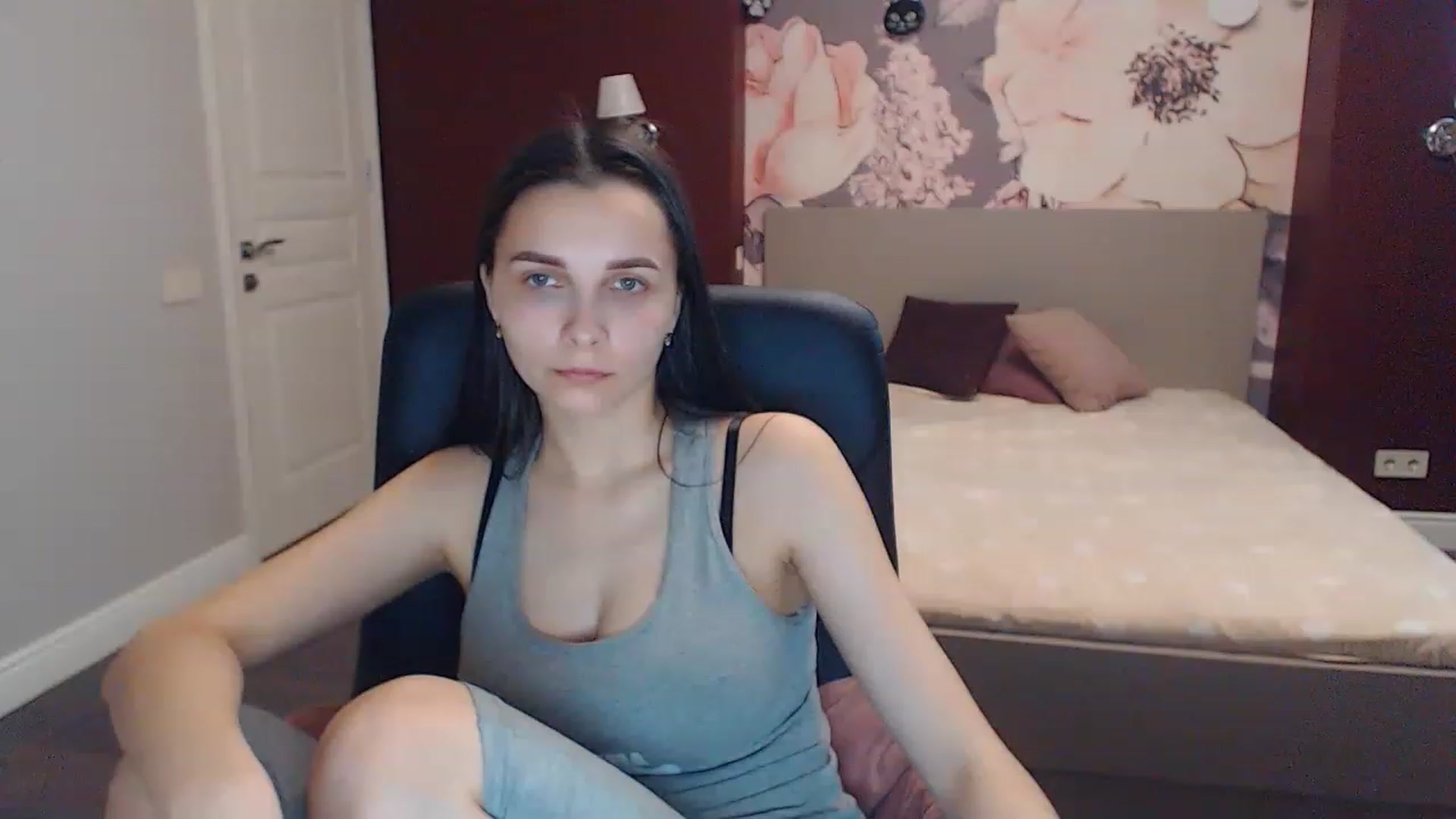 Gallery image thumbnail from Karina_Mils's myfreecams stream on, 04/28/2023, 10:36 image 10 of 20