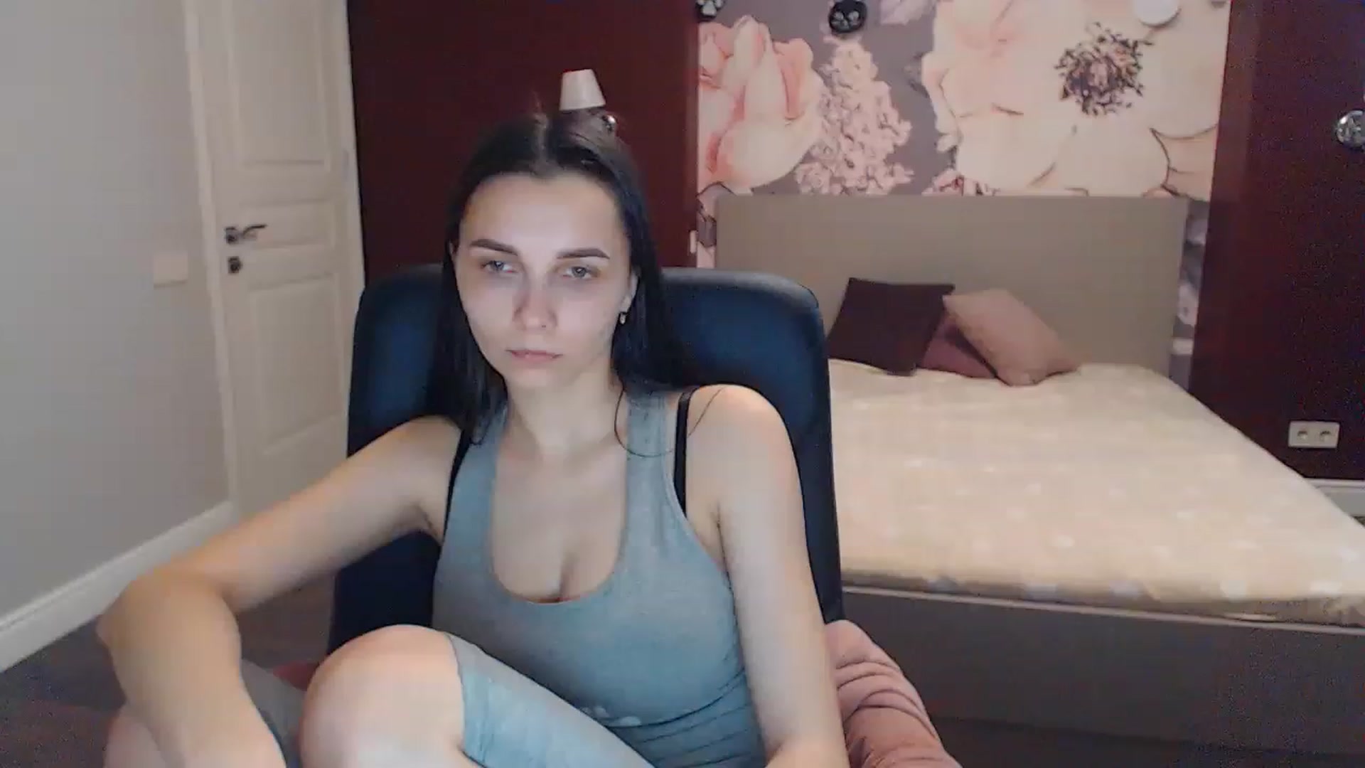 Gallery image thumbnail from Karina_Mils's myfreecams stream on, 04/28/2023, 10:36 image 4 of 20