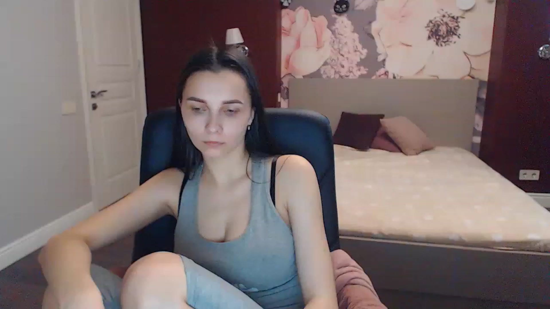 Gallery image thumbnail from Karina_Mils's myfreecams stream on, 04/28/2023, 10:36 image 2 of 20