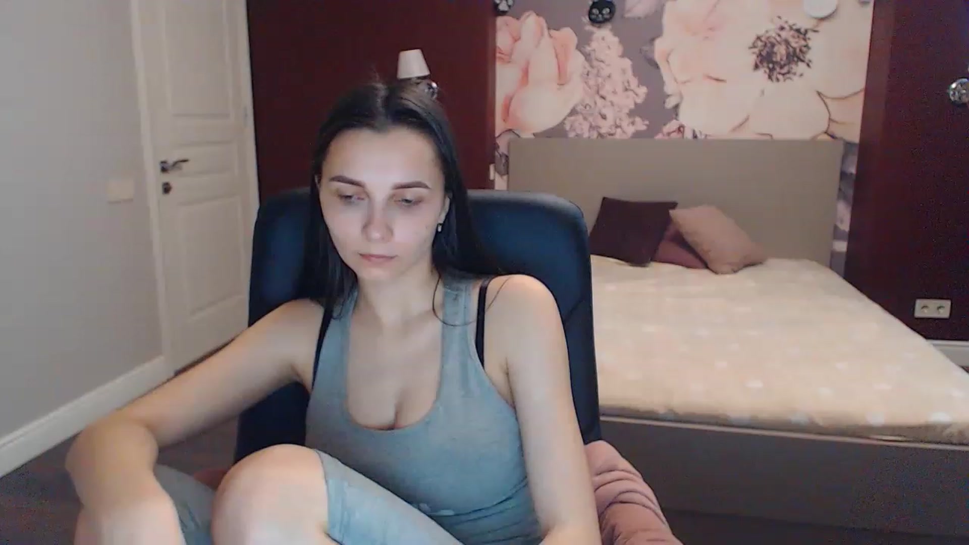 Gallery image thumbnail from Karina_Mils's myfreecams stream on, 04/28/2023, 10:36 image 9 of 20
