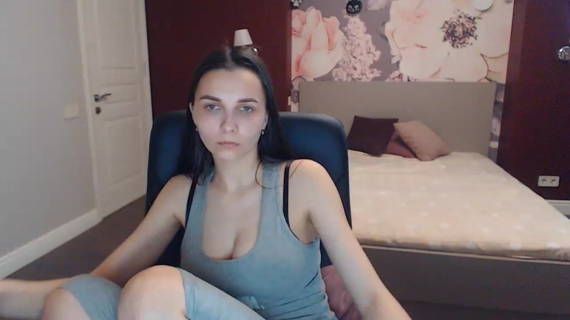 Gallery image thumbnail from Karina_Mils's myfreecams stream on, 04/28/2023, 10:36 image 16 of 20