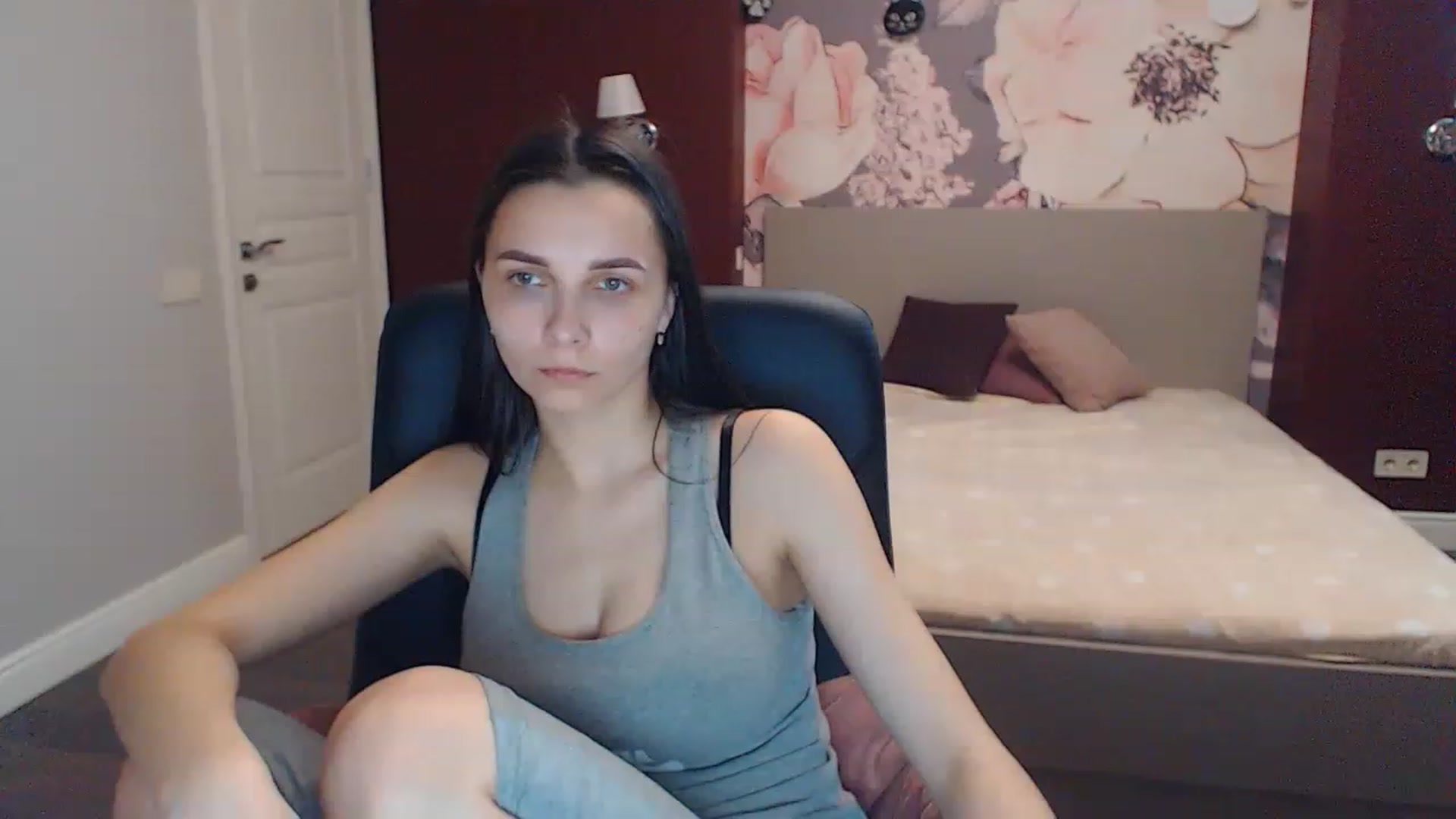 Gallery image thumbnail from Karina_Mils's myfreecams stream on, 04/28/2023, 10:36 image 3 of 20