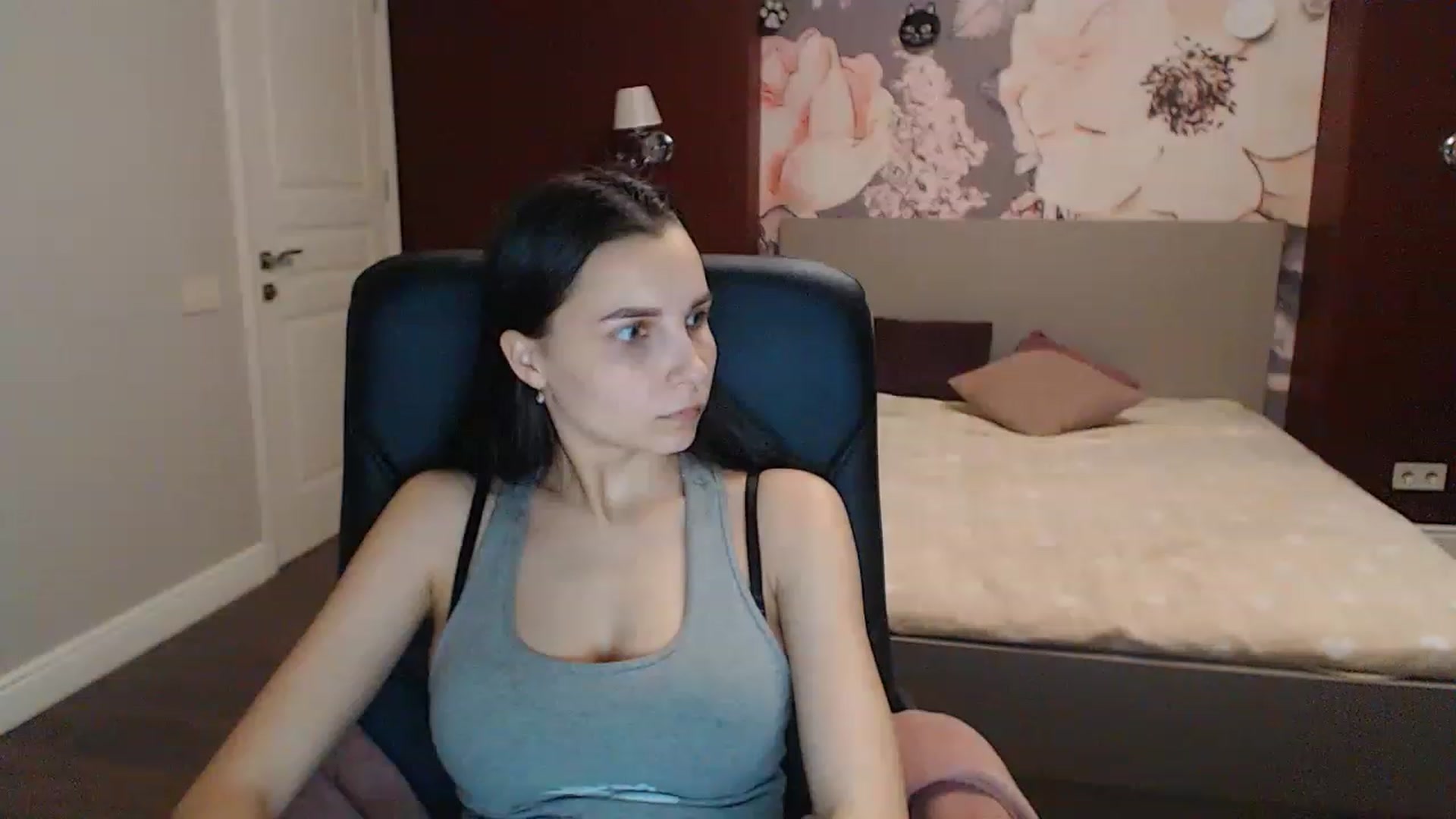 Gallery image thumbnail from Karina_Mils's myfreecams stream on, 04/28/2023, 15:29 image 19 of 20