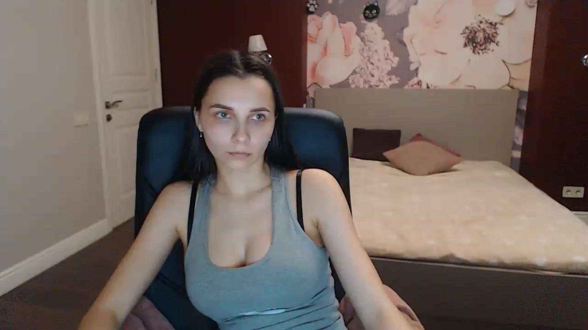 Gallery image thumbnail from Karina_Mils's myfreecams stream on, 04/28/2023, 15:29 image 12 of 20