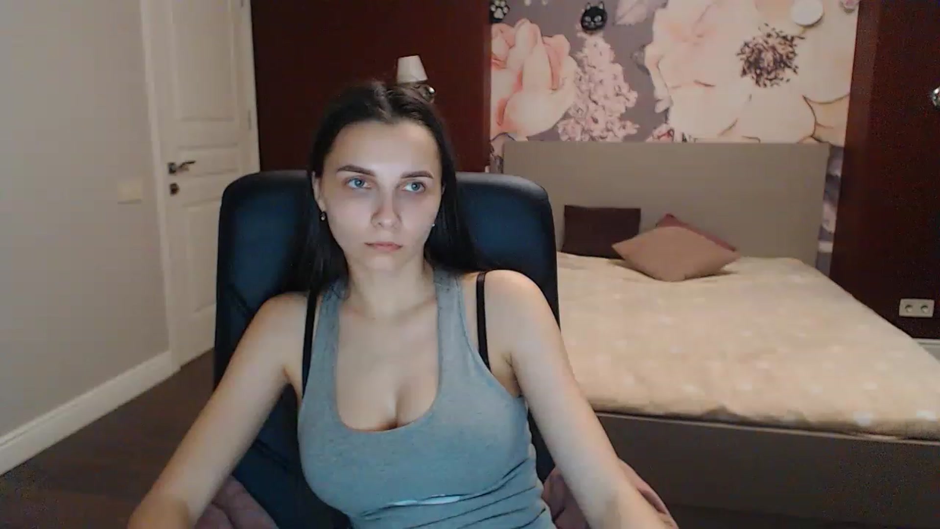 Gallery image thumbnail from Karina_Mils's myfreecams stream on, 04/28/2023, 15:29 image 11 of 20