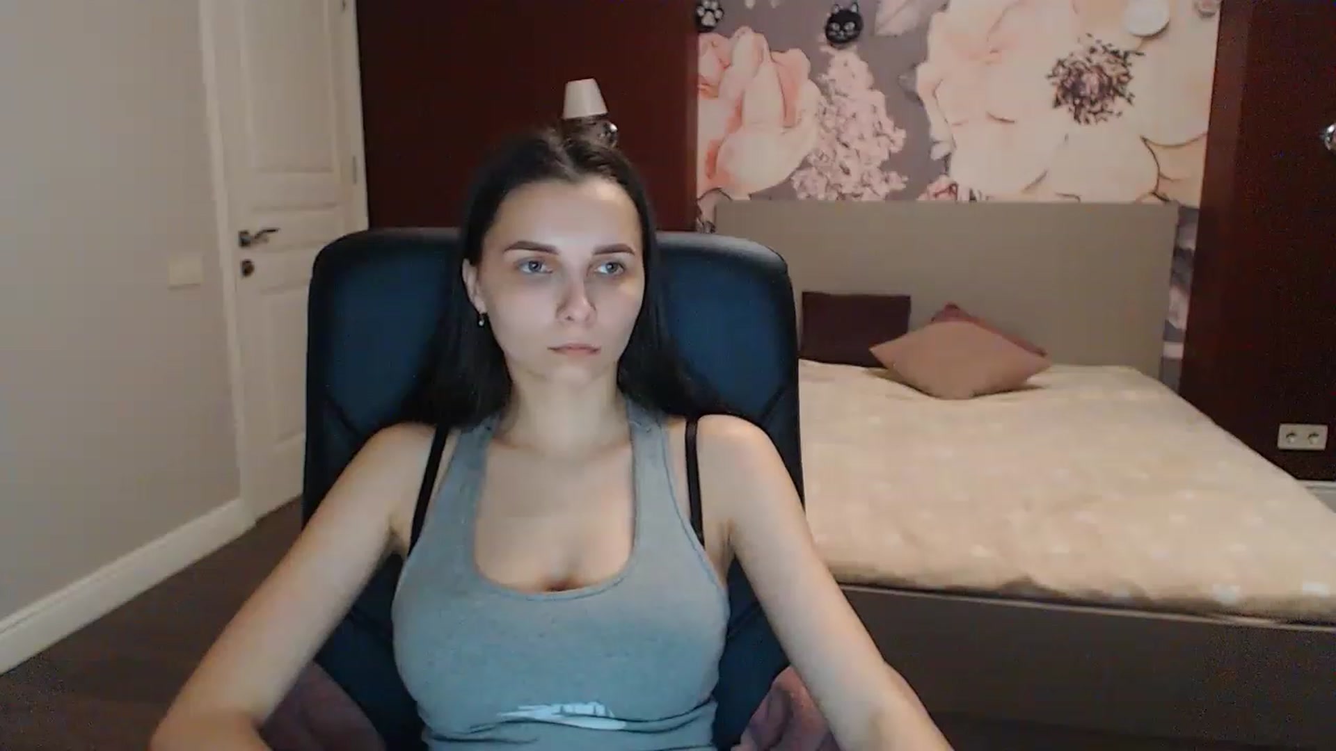 Gallery image thumbnail from Karina_Mils's myfreecams stream on, 04/28/2023, 15:29 image 15 of 20