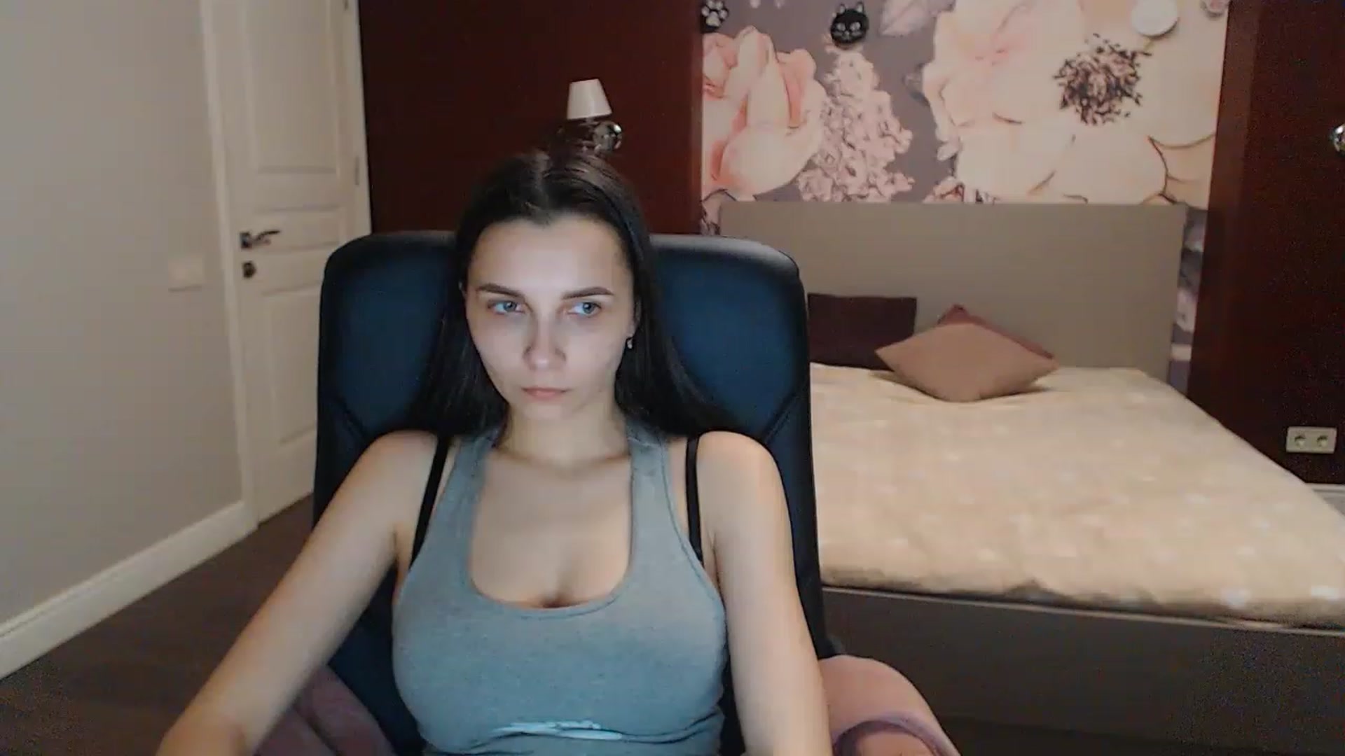 Gallery image thumbnail from Karina_Mils's myfreecams stream on, 04/28/2023, 15:29 image 17 of 20