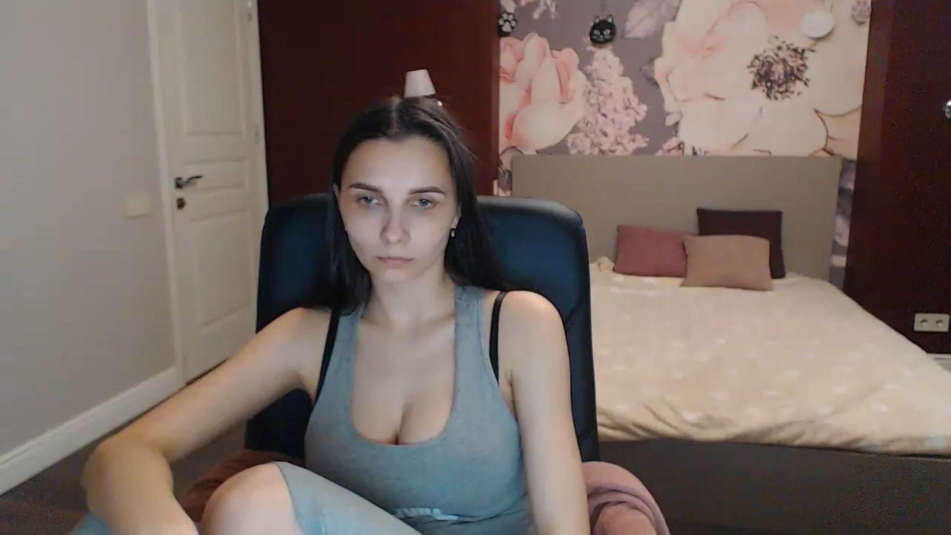 Gallery image thumbnail from Karina_Mils's myfreecams stream on, 04/29/2023, 16:17 image 1 of 20