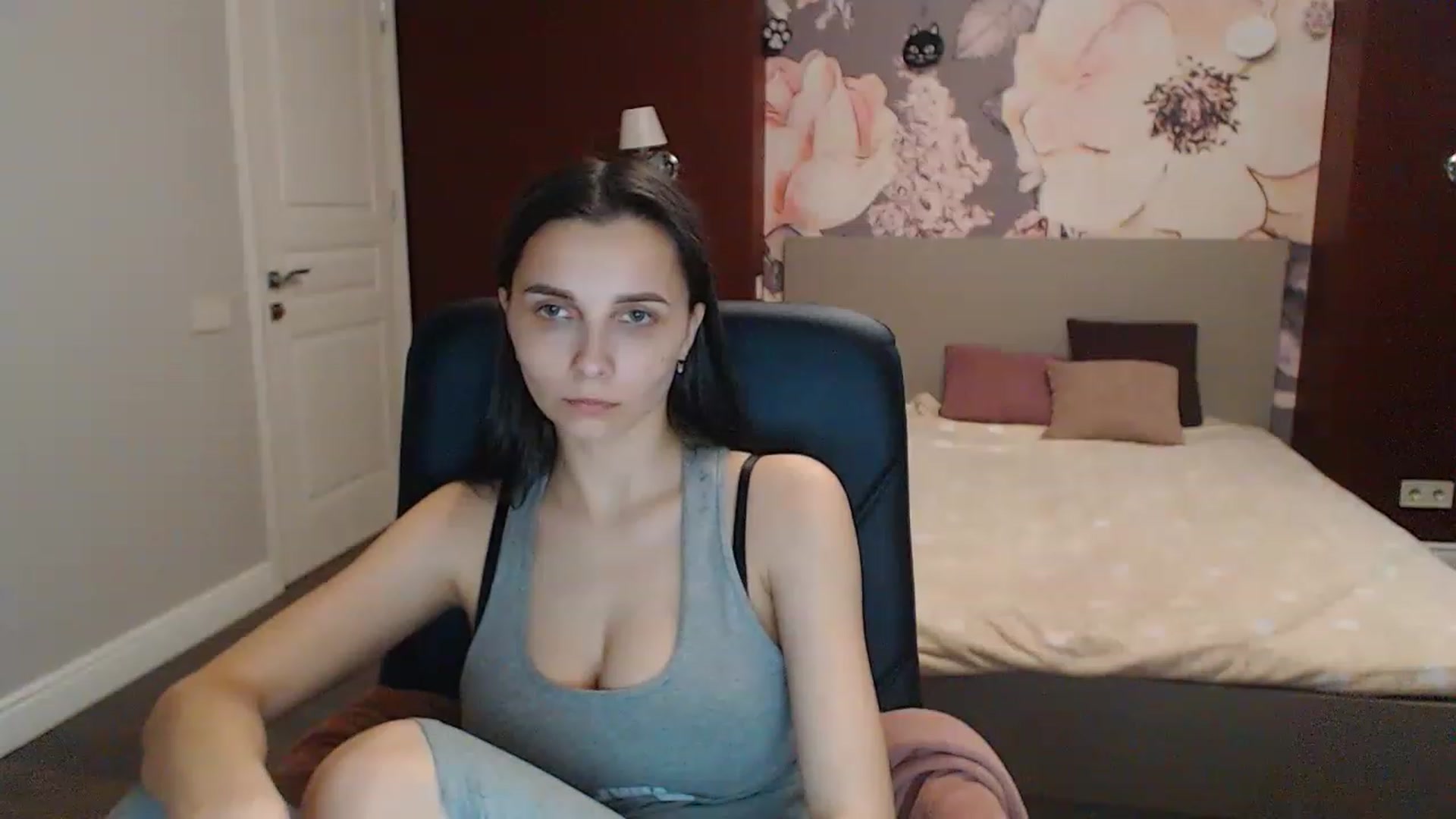 Gallery image thumbnail from Karina_Mils's myfreecams stream on, 04/29/2023, 16:17 image 5 of 20