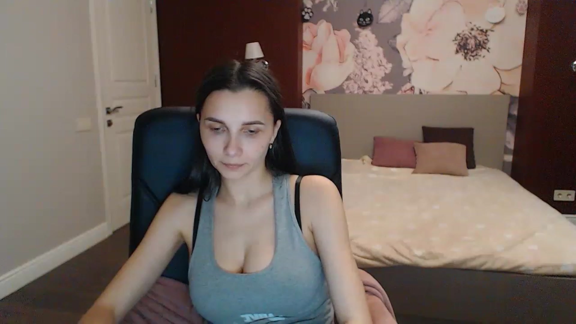 Gallery image thumbnail from Karina_Mils's myfreecams stream on, 04/29/2023, 16:17 image 6 of 20