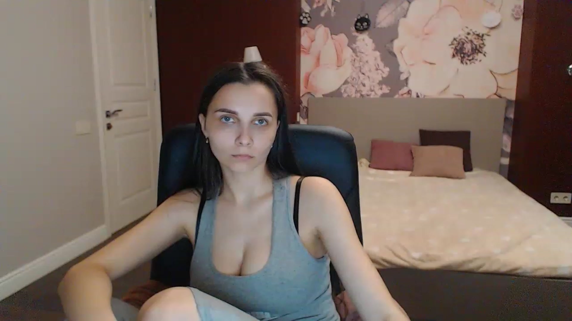 Gallery image thumbnail from Karina_Mils's myfreecams stream on, 04/29/2023, 16:17 image 16 of 20