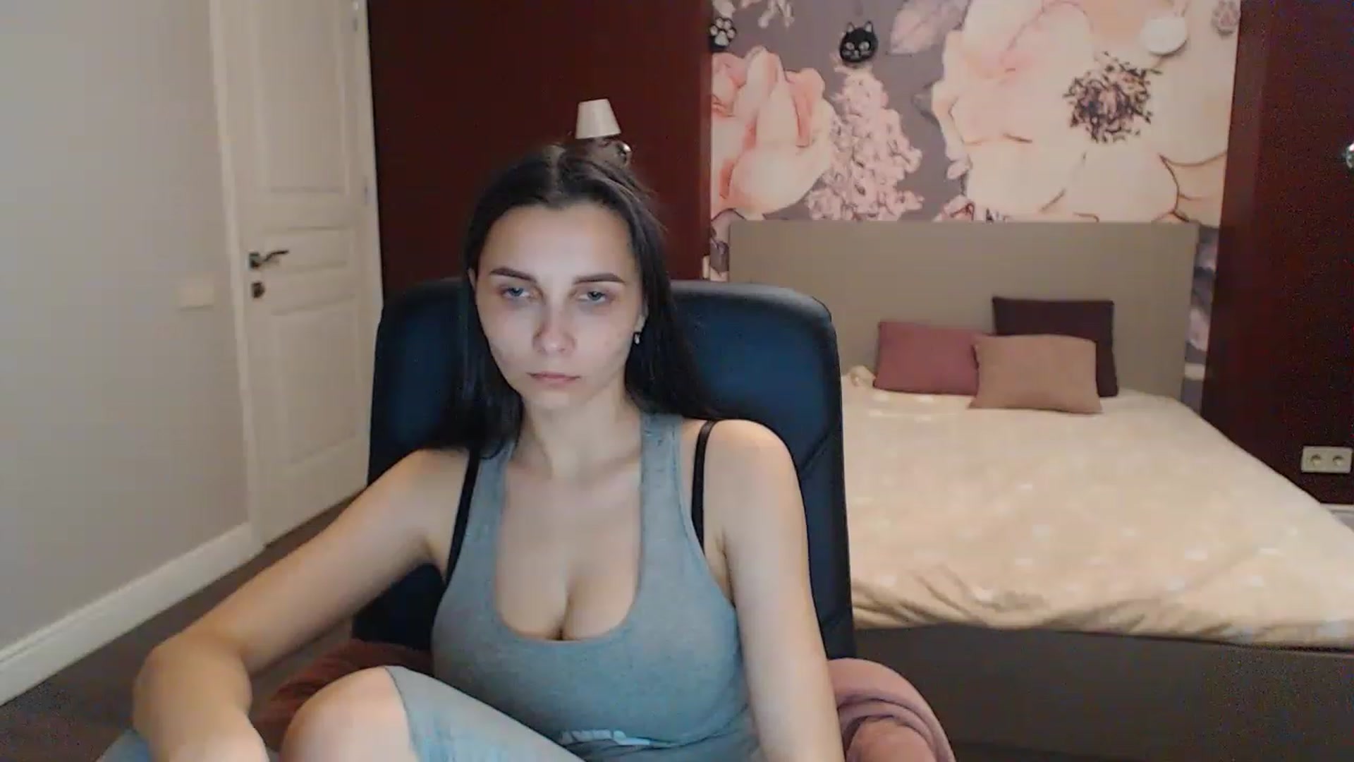 Gallery image thumbnail from Karina_Mils's myfreecams stream on, 04/29/2023, 16:17 image 3 of 20