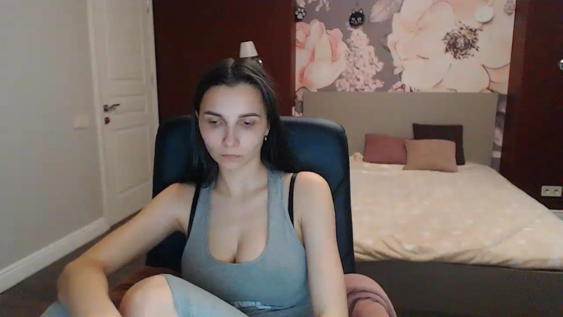 Gallery image thumbnail from Karina_Mils's myfreecams stream on, 04/29/2023, 16:17 image 2 of 20