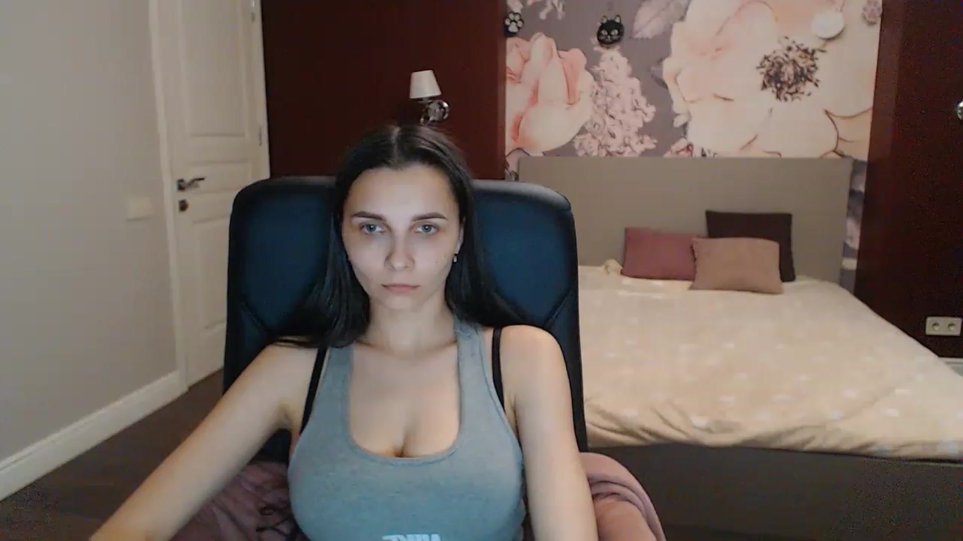 Gallery image thumbnail from Karina_Mils's myfreecams stream on, 04/29/2023, 16:17 image 10 of 20