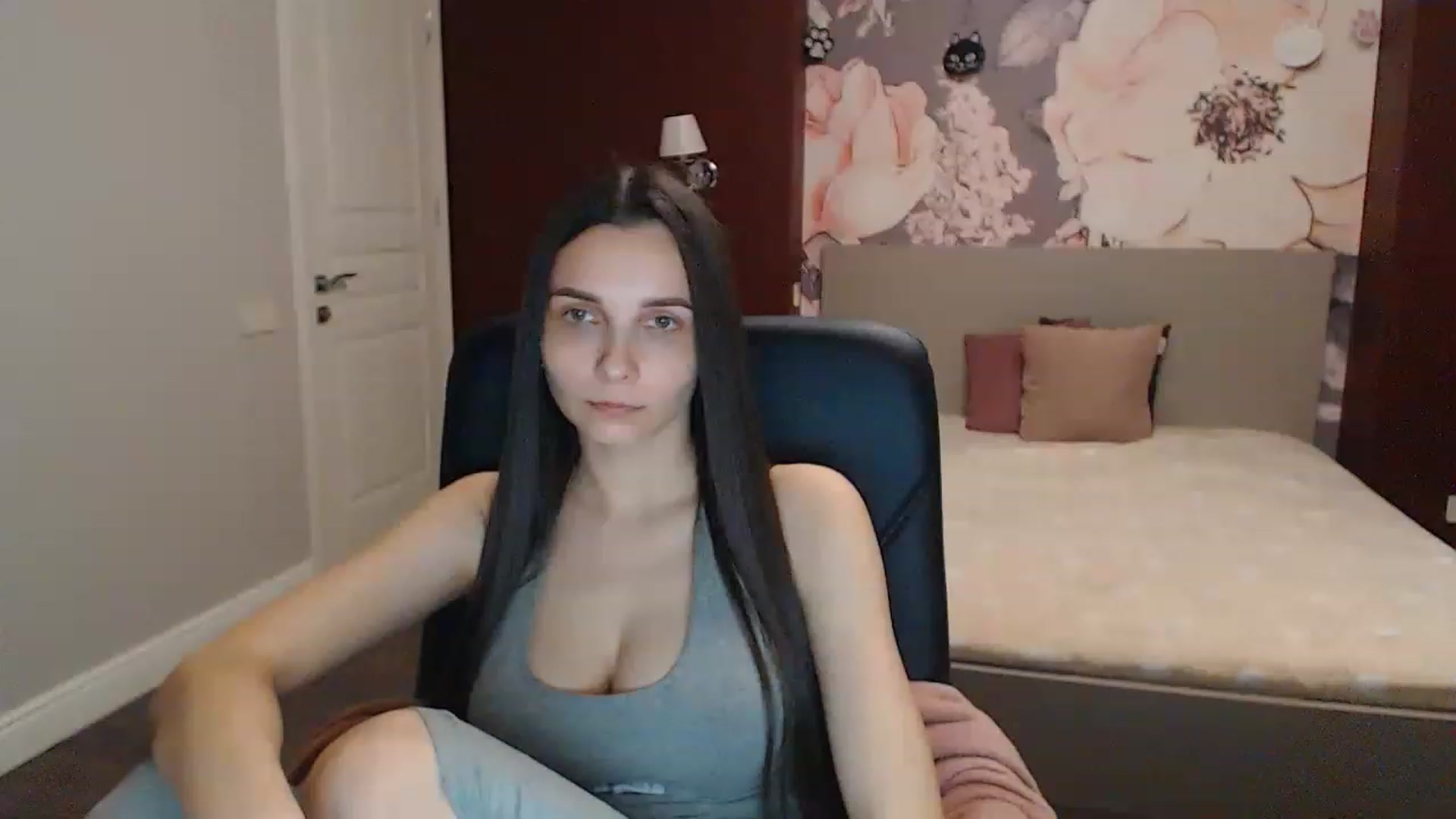 Gallery image thumbnail from Karina_Mils's myfreecams stream on, 04/30/2023, 14:05 image 4 of 20
