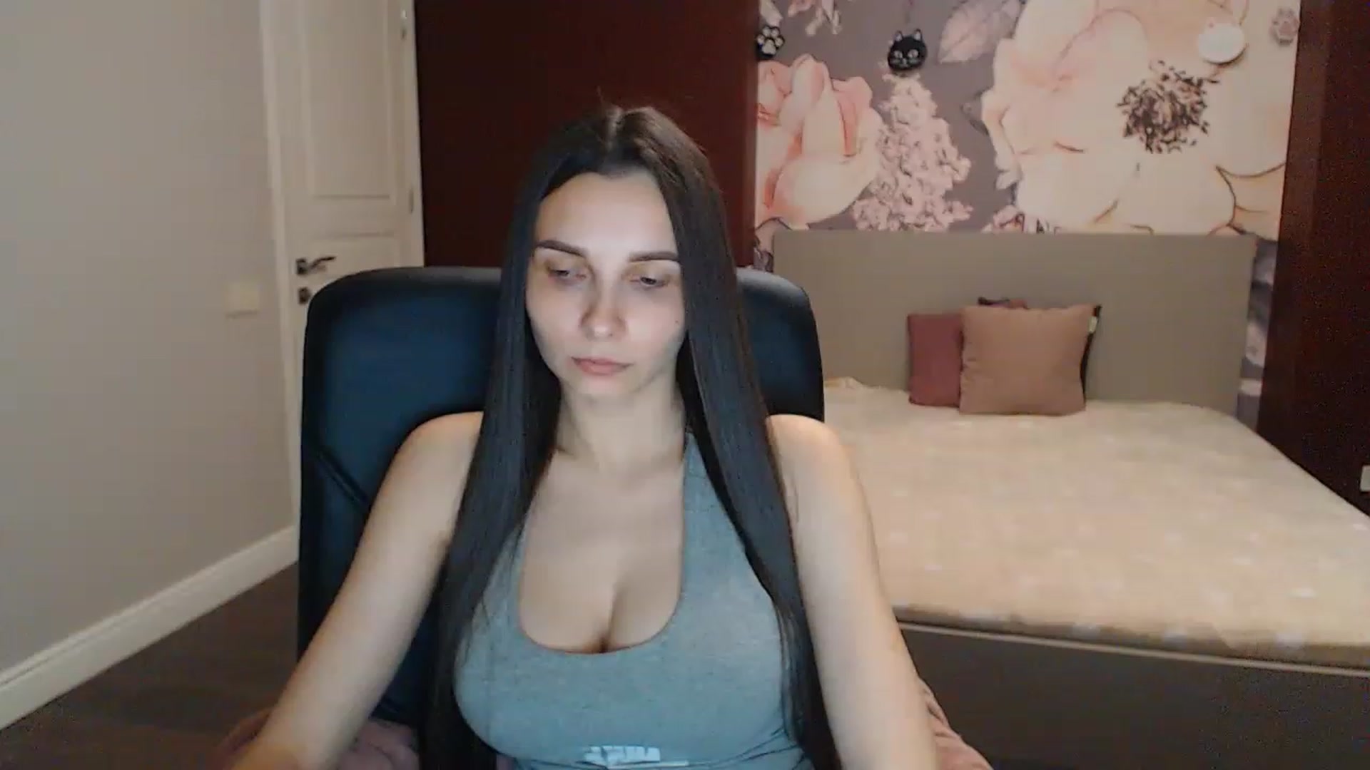 Gallery image thumbnail from Karina_Mils's myfreecams stream on, 04/30/2023, 14:05 image 9 of 20