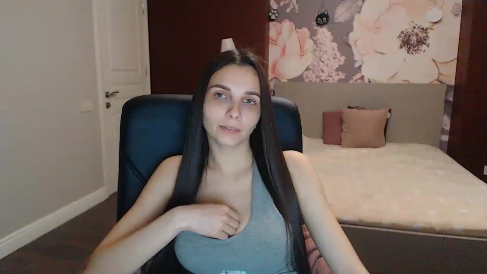 Gallery image thumbnail from Karina_Mils's myfreecams stream on, 04/30/2023, 14:05 image 13 of 20