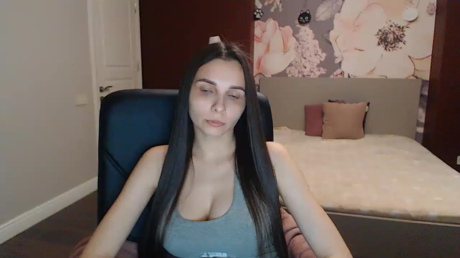 Gallery image thumbnail from Karina_Mils's myfreecams stream on, 04/30/2023, 14:05 image 14 of 20