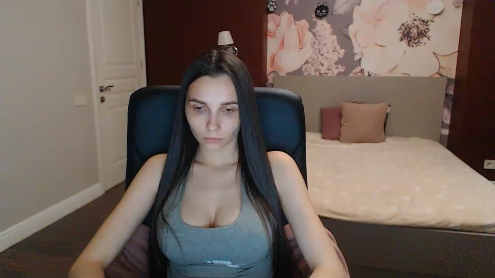 Gallery image thumbnail from Karina_Mils's myfreecams stream on, 04/30/2023, 15:48 image 19 of 20