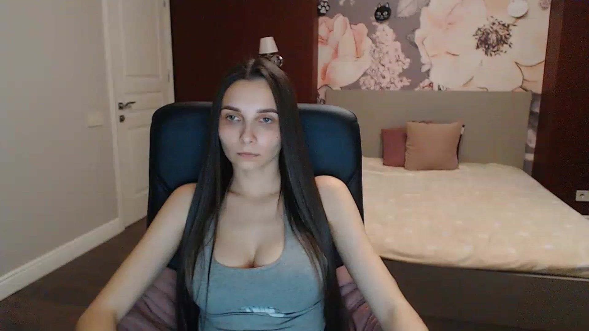 Gallery image thumbnail from Karina_Mils's myfreecams stream on, 04/30/2023, 15:48 image 17 of 20