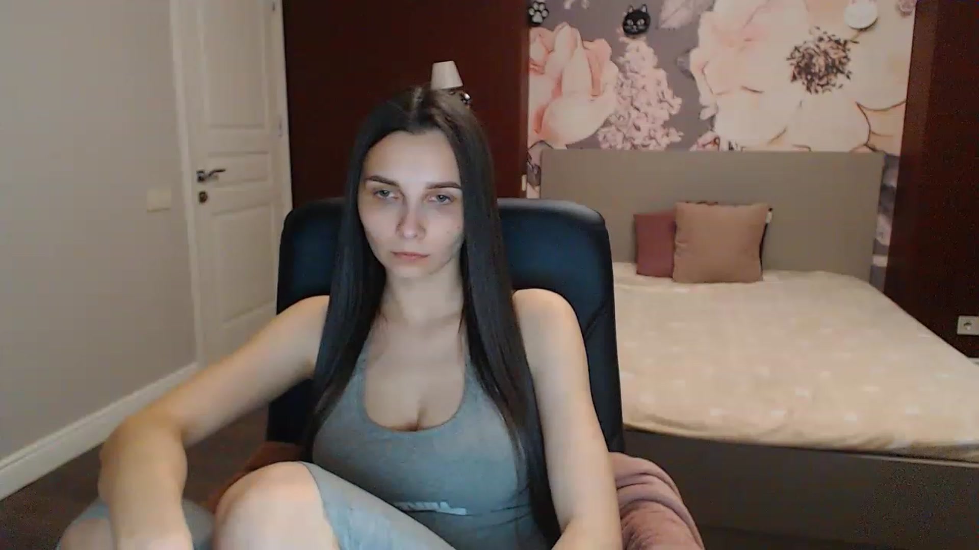 Gallery image thumbnail from Karina_Mils's myfreecams stream on, 04/30/2023, 15:48 image 3 of 20