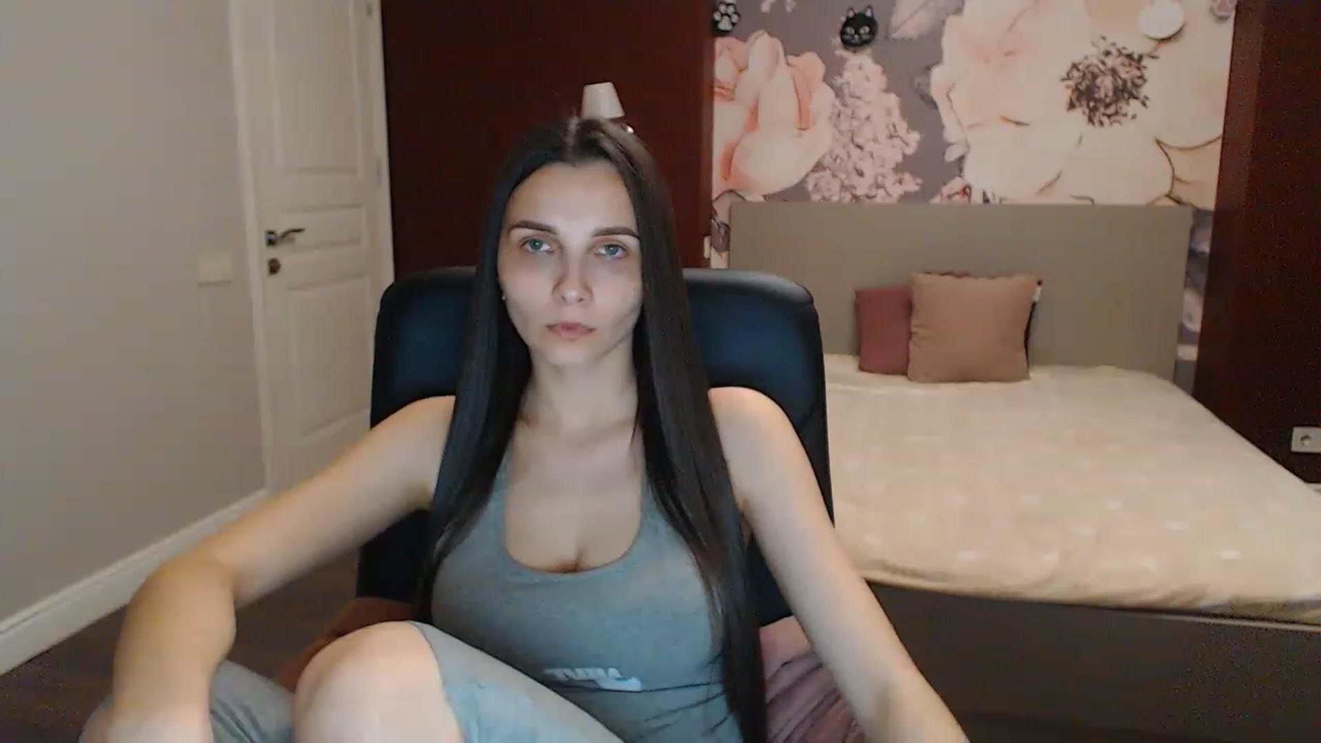 Gallery image thumbnail from Karina_Mils's myfreecams stream on, 04/30/2023, 15:48 image 2 of 20