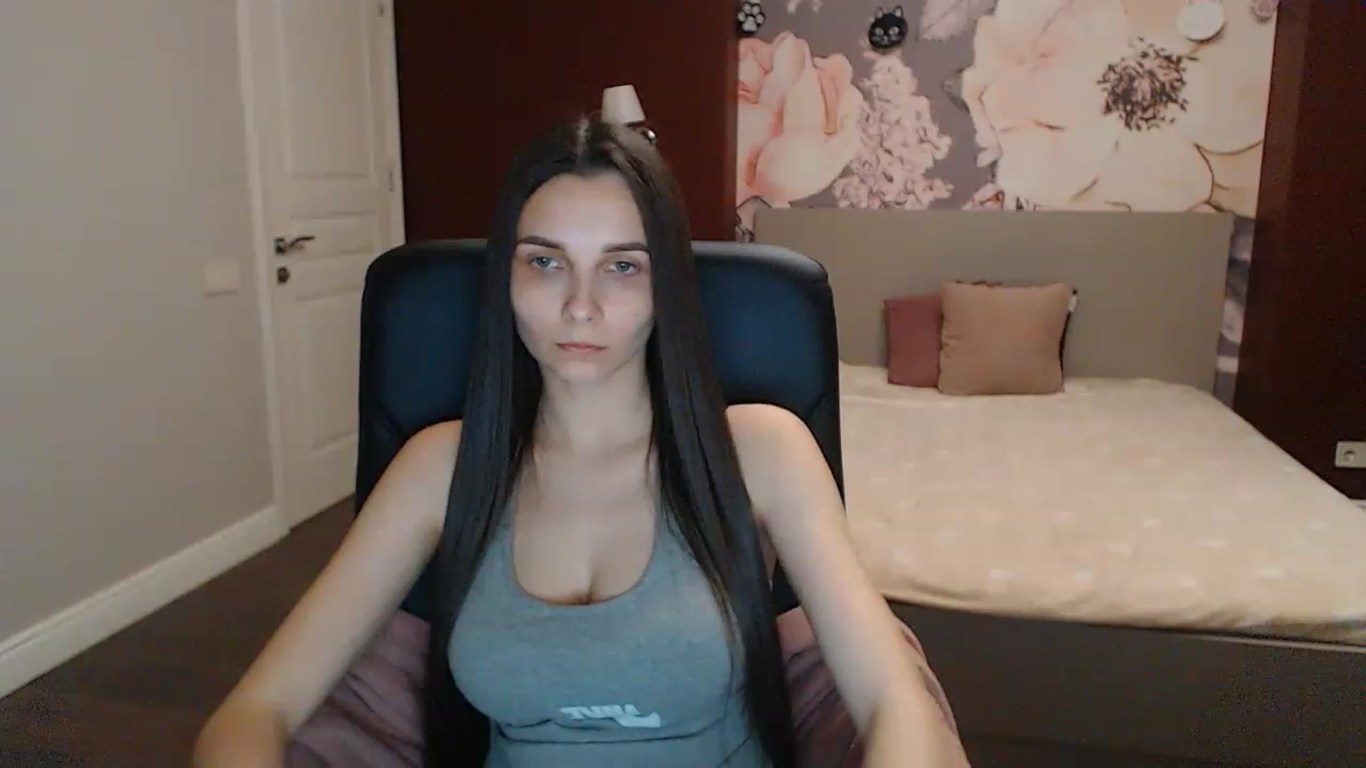 Gallery image thumbnail from Karina_Mils's myfreecams stream on, 04/30/2023, 15:48 image 11 of 20