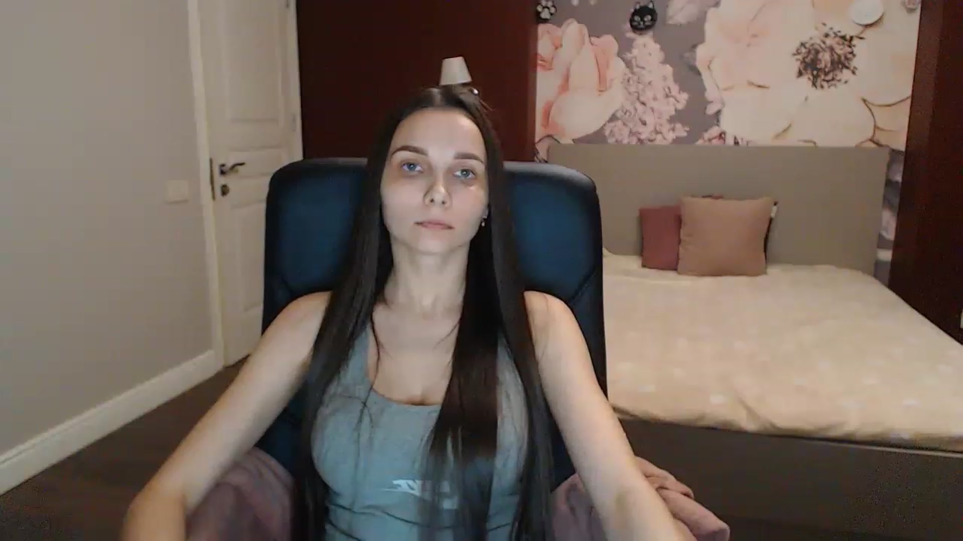Gallery image thumbnail from Karina_Mils's myfreecams stream on, 04/30/2023, 17:12 image 13 of 20