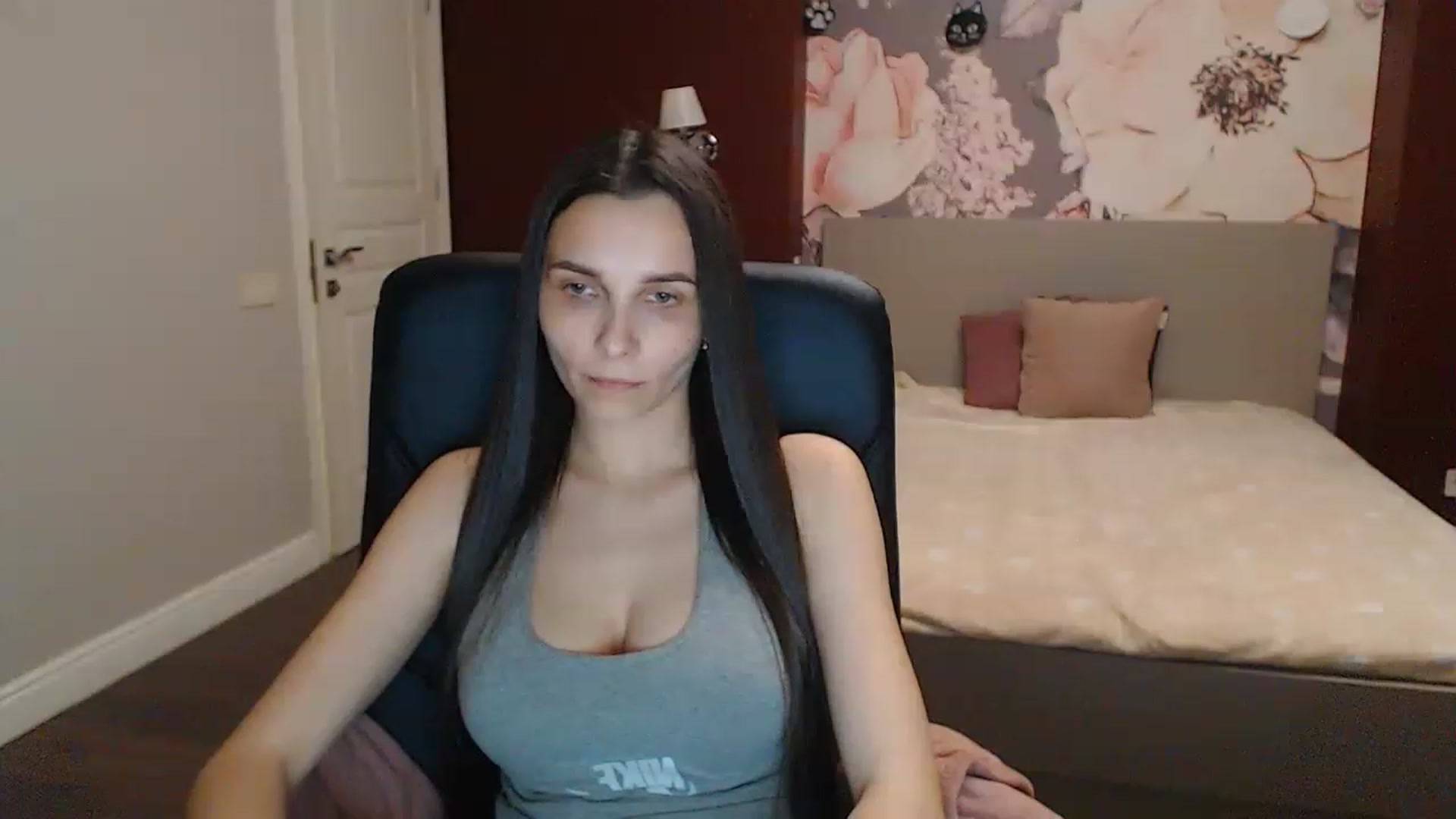 Gallery image thumbnail from Karina_Mils's myfreecams stream on, 04/30/2023, 17:12 image 19 of 20