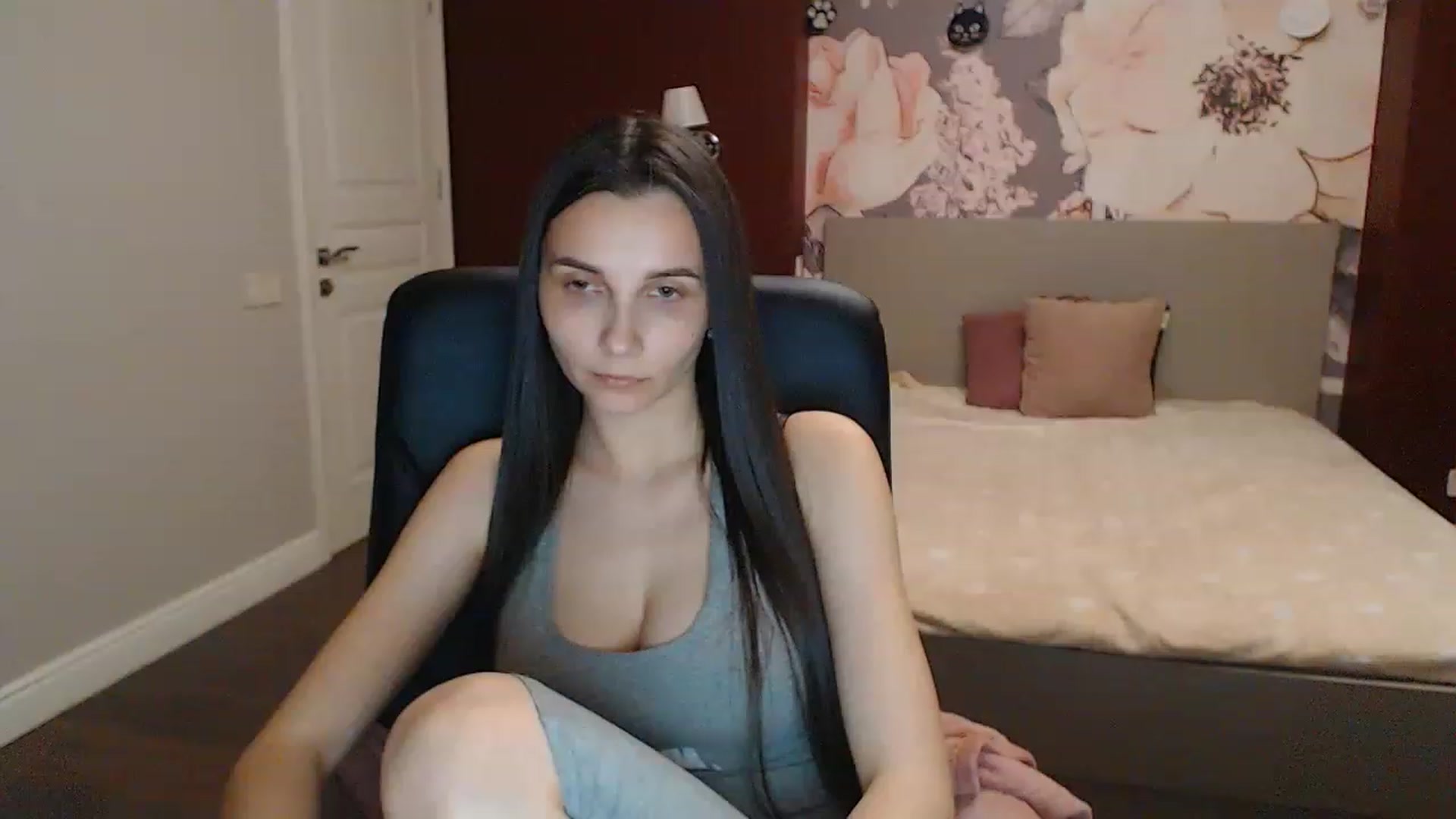 Gallery image thumbnail from Karina_Mils's myfreecams stream on, 04/30/2023, 17:12 image 8 of 20