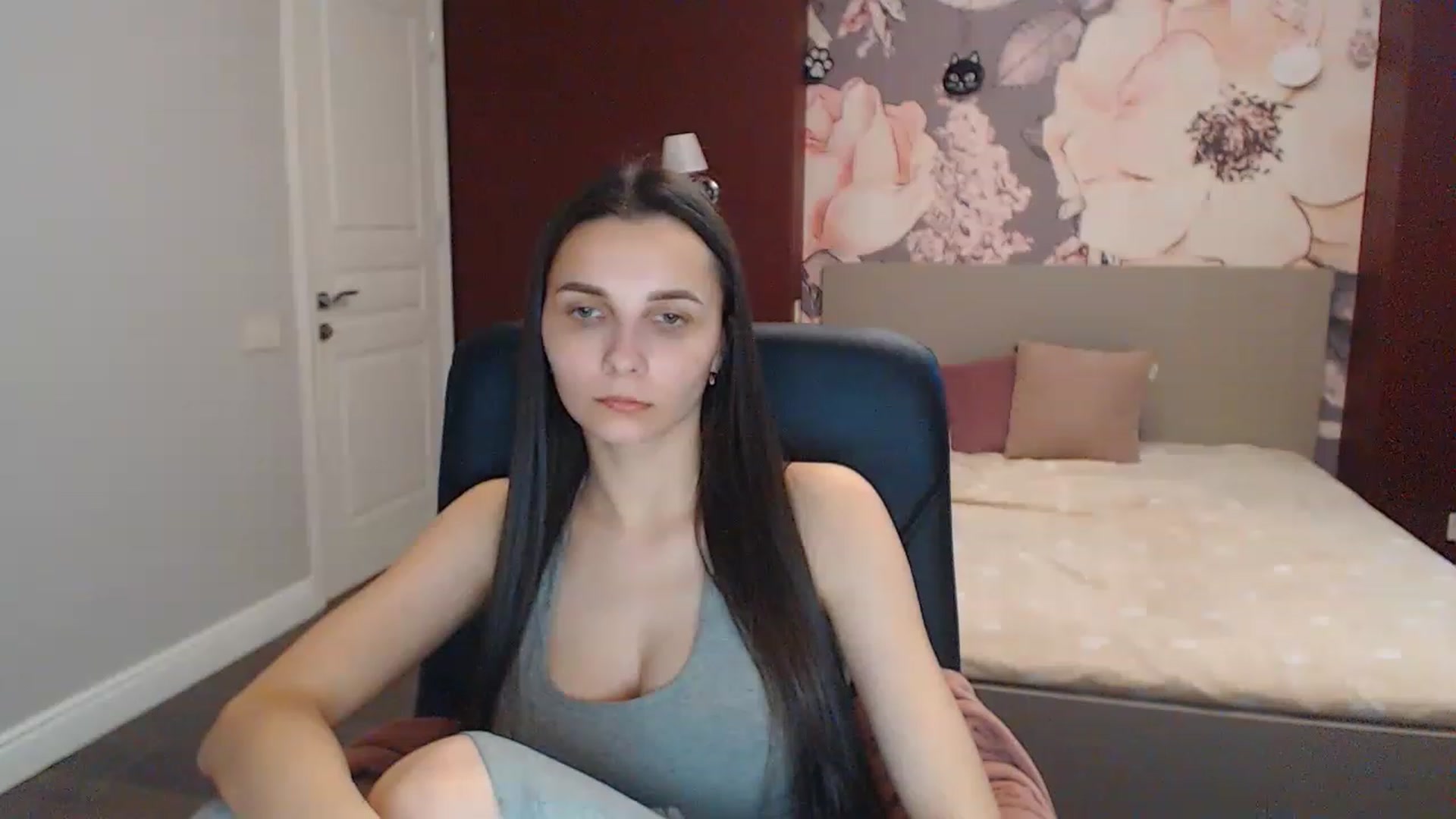Gallery image thumbnail from Karina_Mils's myfreecams stream on, 05/01/2023, 10:09 image 1 of 20