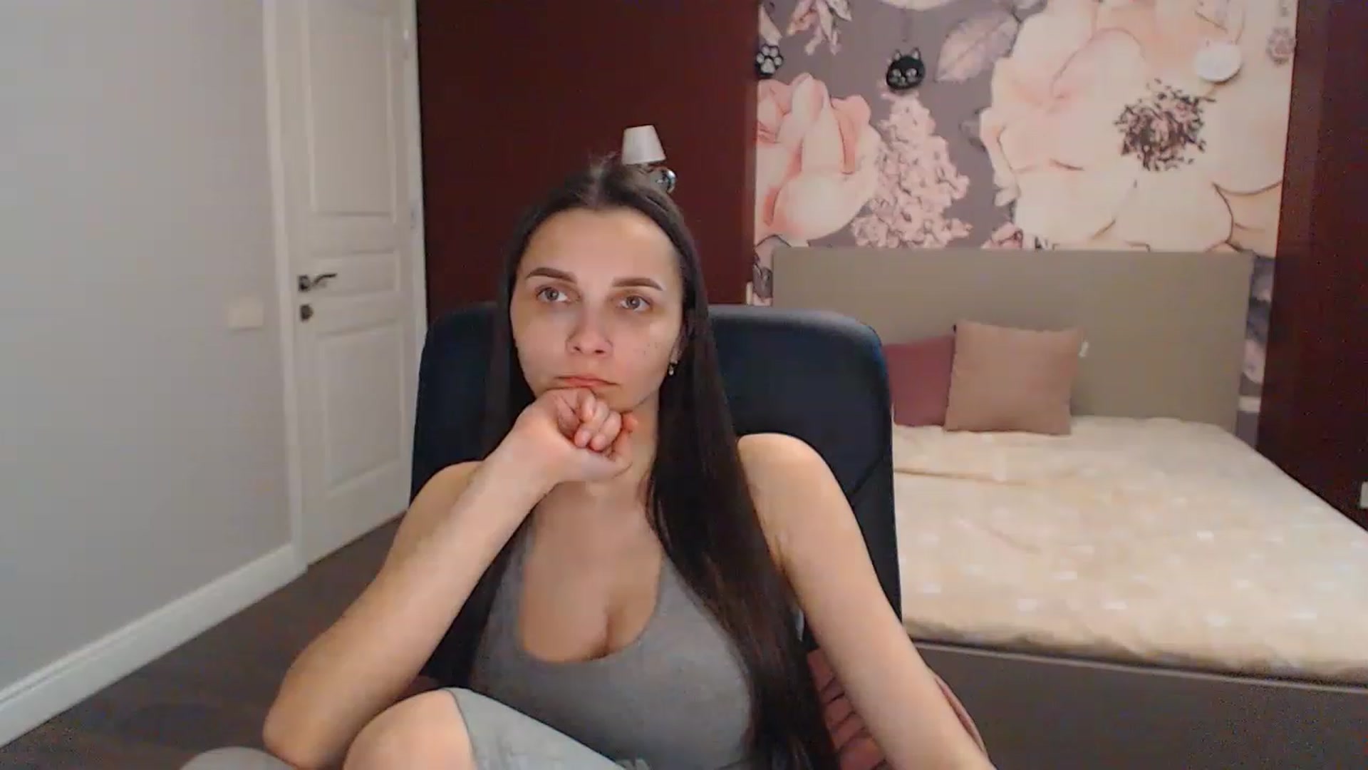 Gallery image thumbnail from Karina_Mils's myfreecams stream on, 05/01/2023, 10:09 image 5 of 20
