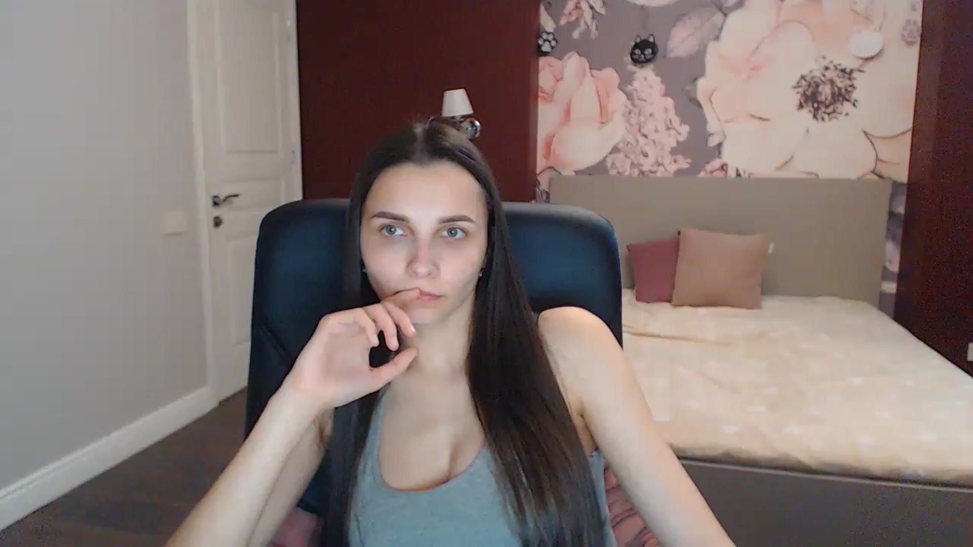 Gallery image thumbnail from Karina_Mils's myfreecams stream on, 05/01/2023, 10:09 image 11 of 20