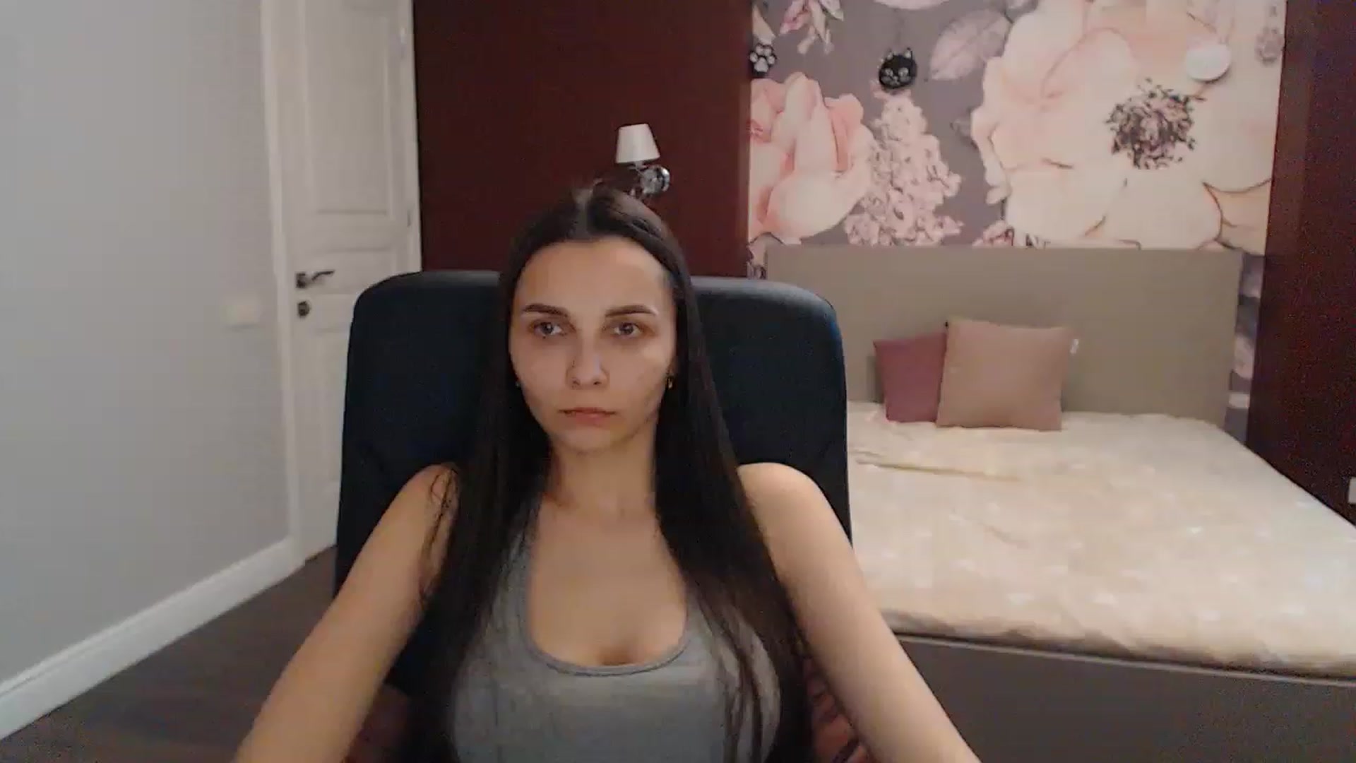Gallery image thumbnail from Karina_Mils's myfreecams stream on, 05/01/2023, 10:09 image 15 of 20