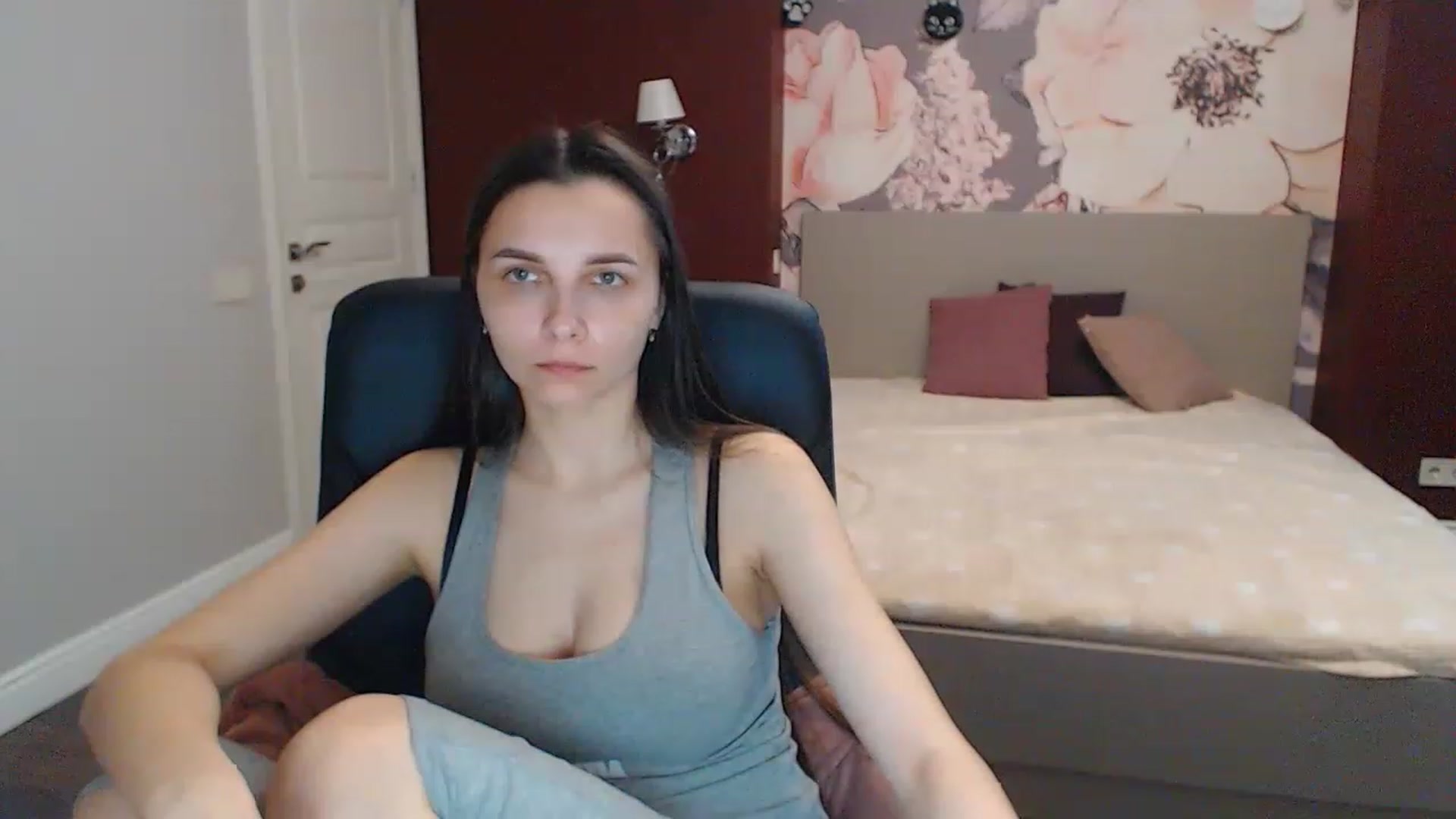 Gallery image thumbnail from Karina_Mils's myfreecams stream on, 05/03/2023, 10:00 image 7 of 20
