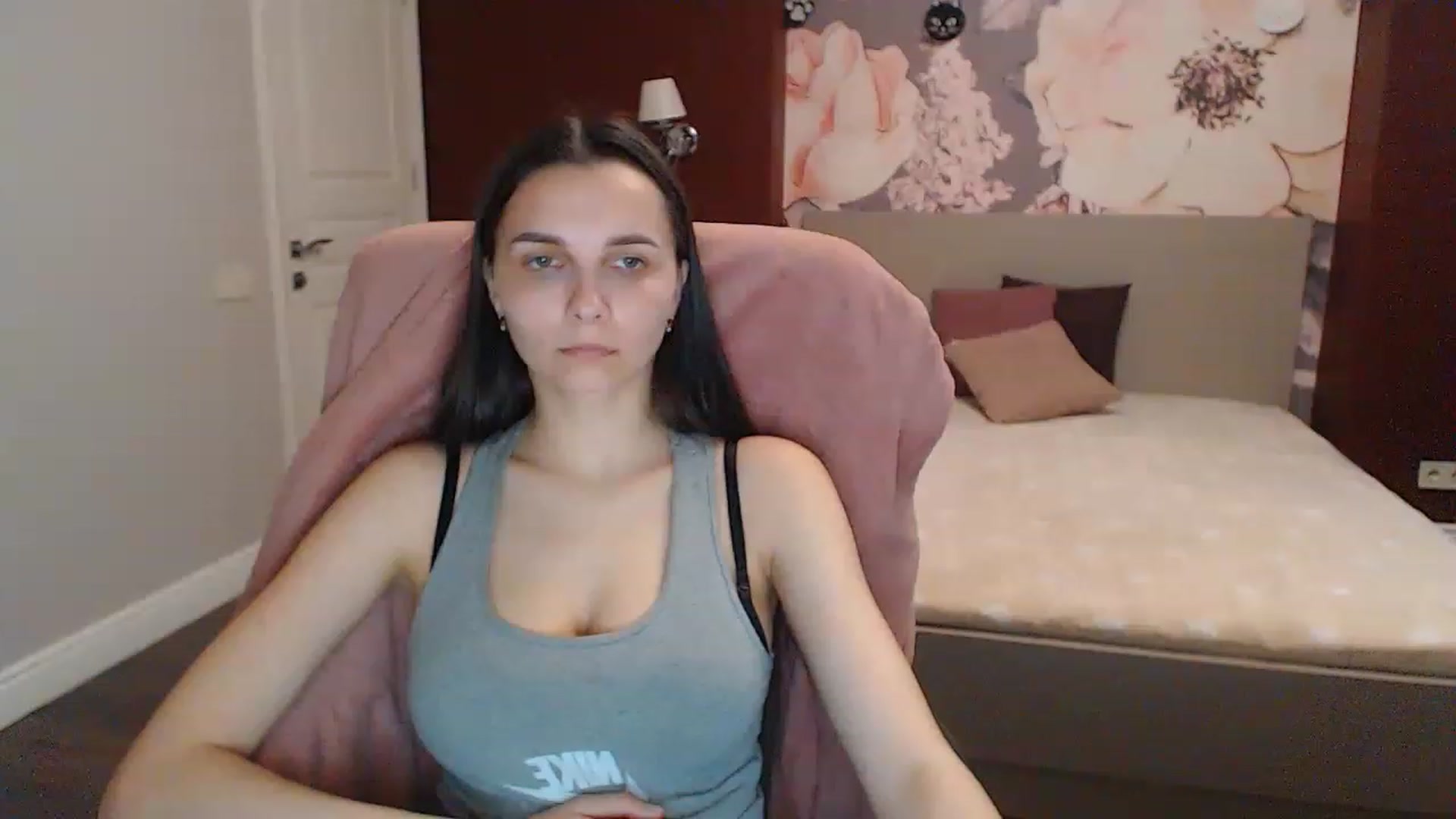 Gallery image thumbnail from Karina_Mils's myfreecams stream on, 05/04/2023, 07:02 image 12 of 20