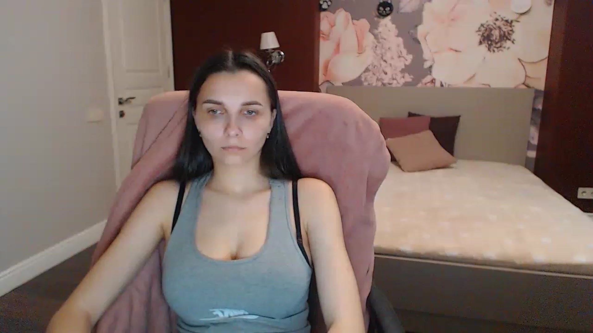 Gallery image thumbnail from Karina_Mils's myfreecams stream on, 05/04/2023, 07:02 image 15 of 20
