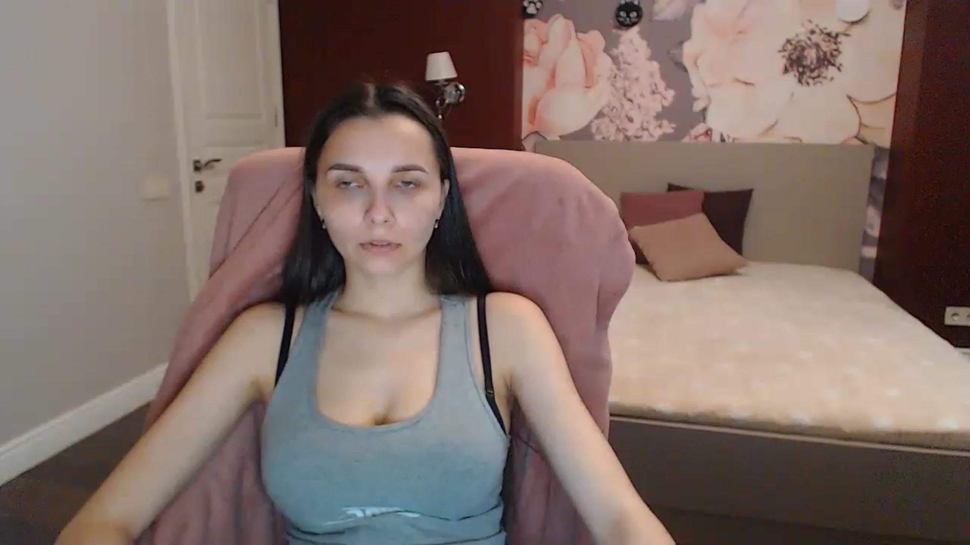 Gallery image thumbnail from Karina_Mils's myfreecams stream on, 05/04/2023, 07:02 image 18 of 20