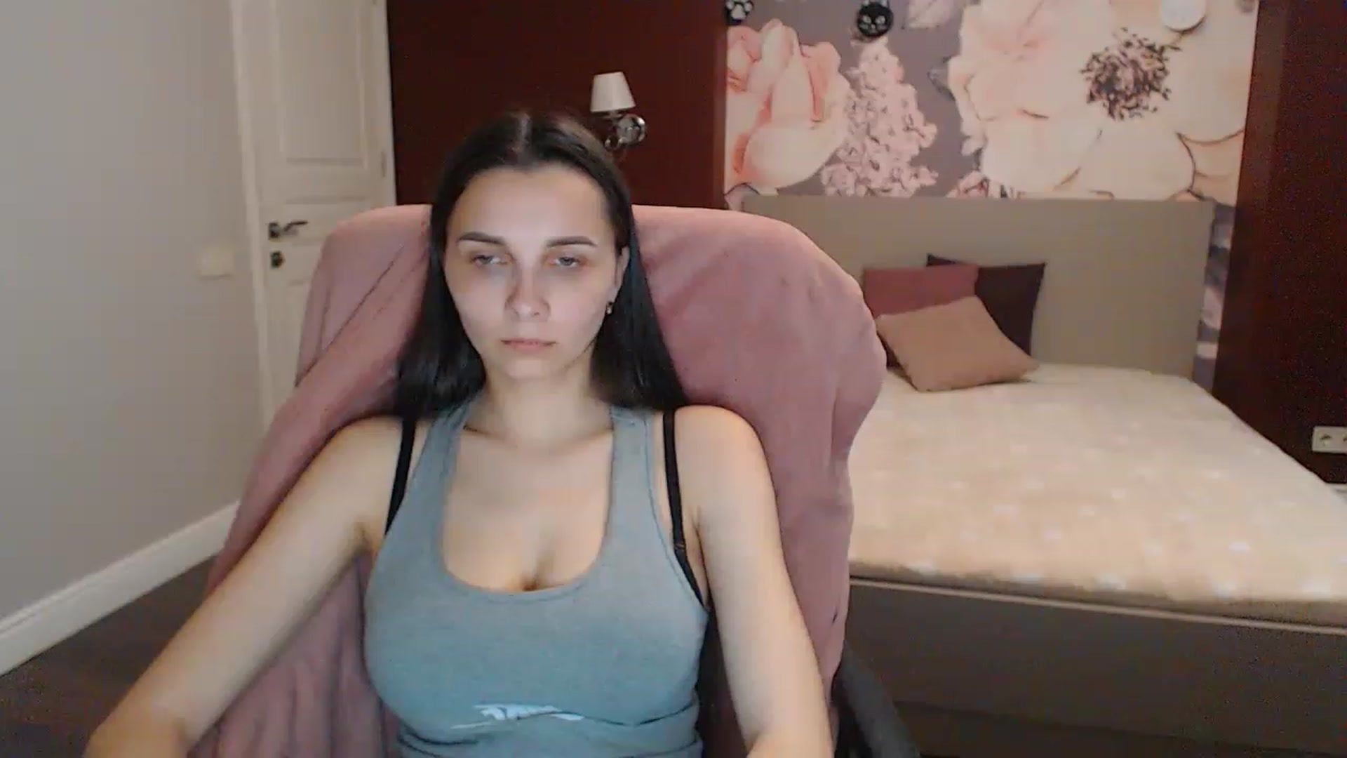 Gallery image thumbnail from Karina_Mils's myfreecams stream on, 05/04/2023, 07:02 image 17 of 20