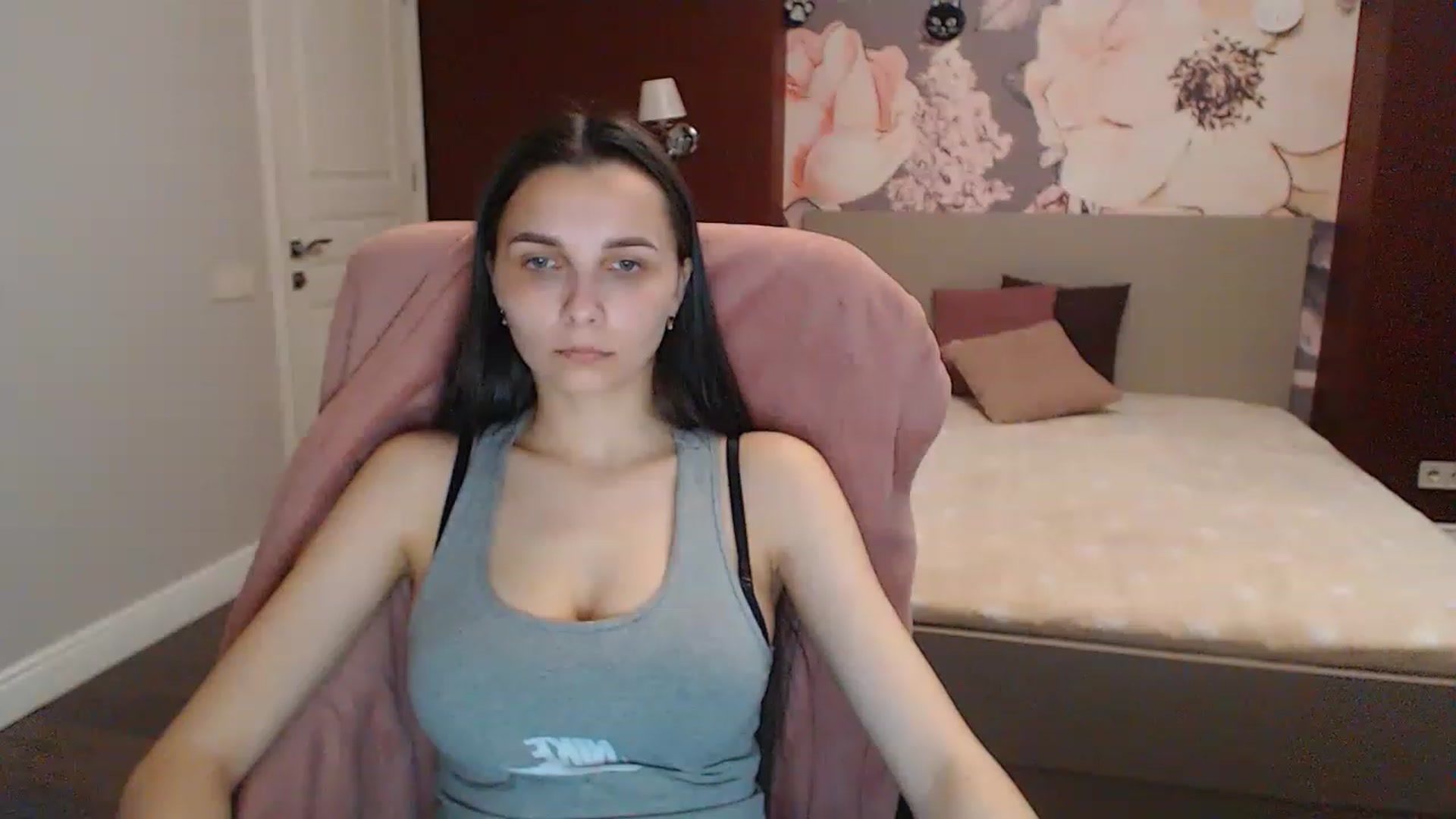 Gallery image thumbnail from Karina_Mils's myfreecams stream on, 05/04/2023, 07:02 image 9 of 20