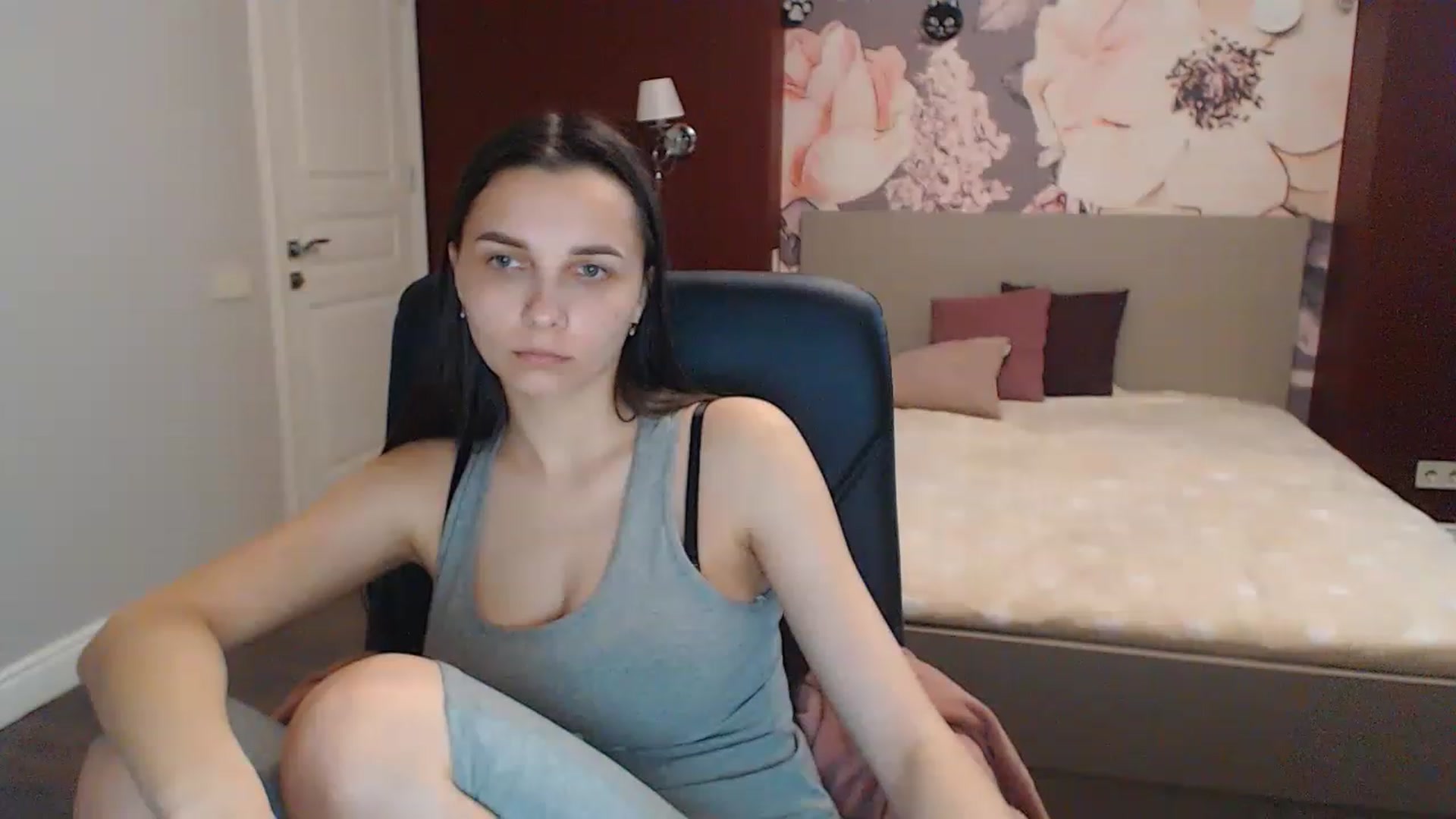 Gallery image thumbnail from Karina_Mils's myfreecams stream on, 05/04/2023, 11:01 image 16 of 20
