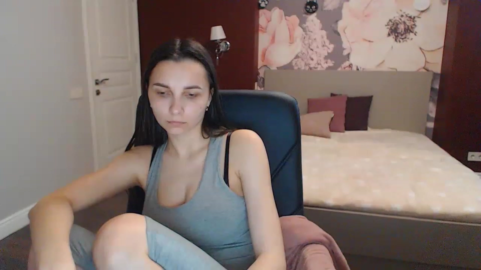 Gallery image thumbnail from Karina_Mils's myfreecams stream on, 05/04/2023, 11:01 image 13 of 20