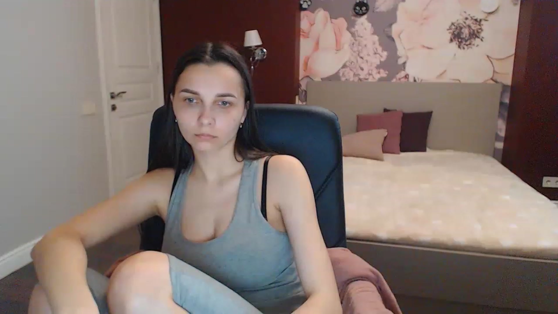 Gallery image thumbnail from Karina_Mils's myfreecams stream on, 05/04/2023, 11:01 image 17 of 20