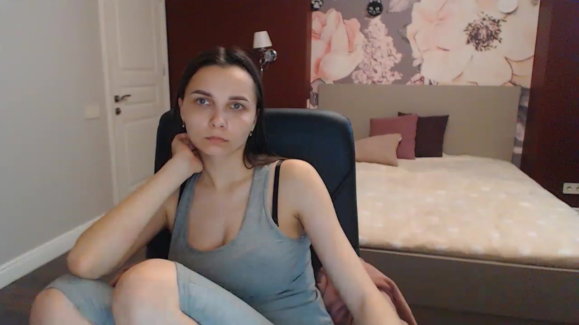 Gallery image thumbnail from Karina_Mils's myfreecams stream on, 05/04/2023, 11:01 image 19 of 20