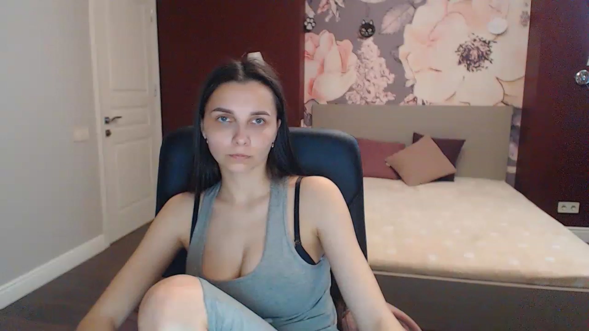 Gallery image thumbnail from Karina_Mils's myfreecams stream on, 05/05/2023, 14:49 image 3 of 20